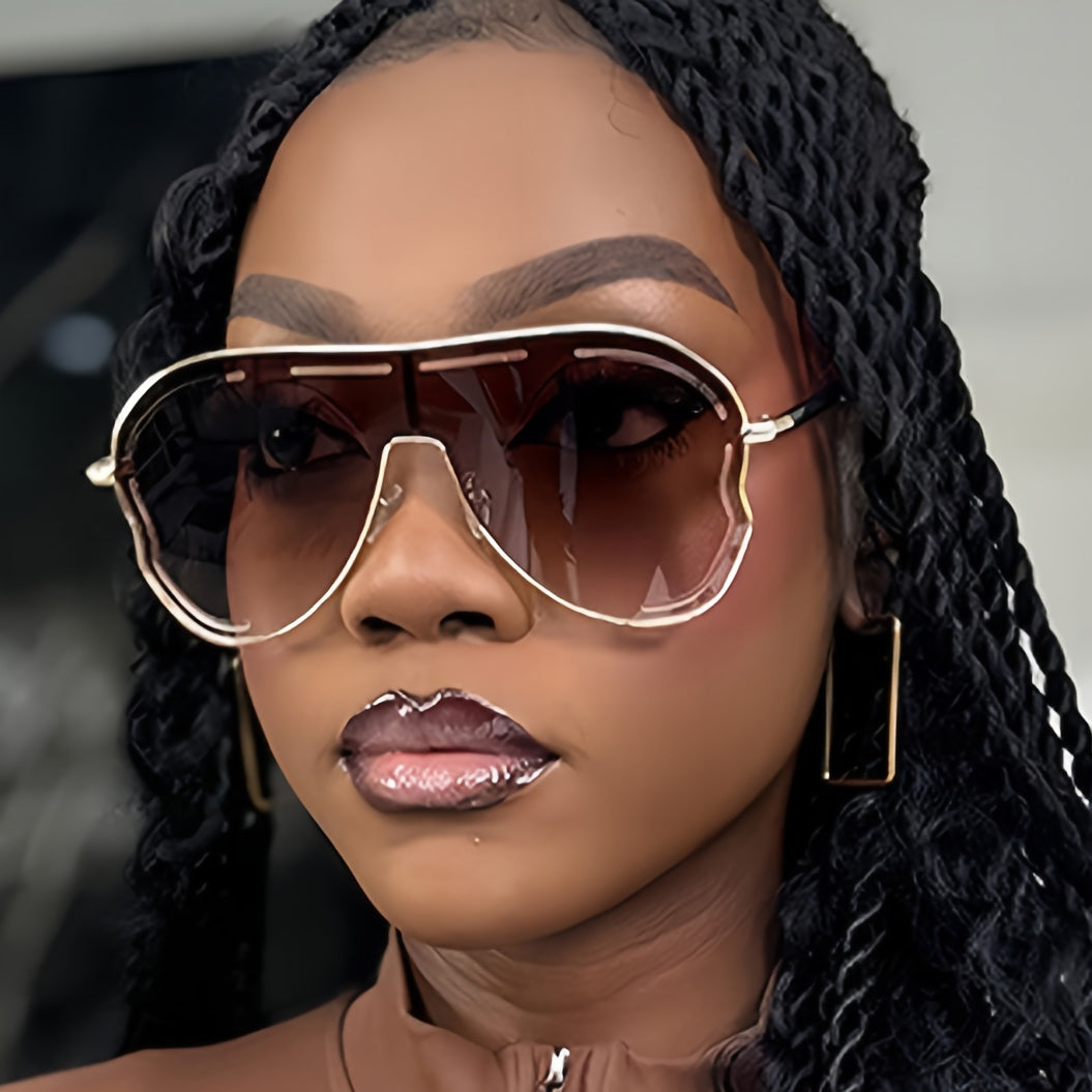 Stylish Polyhedral Metal Fashion Glasses for Women PC Material Trendy Fashionable Eyewear Accessory Casual