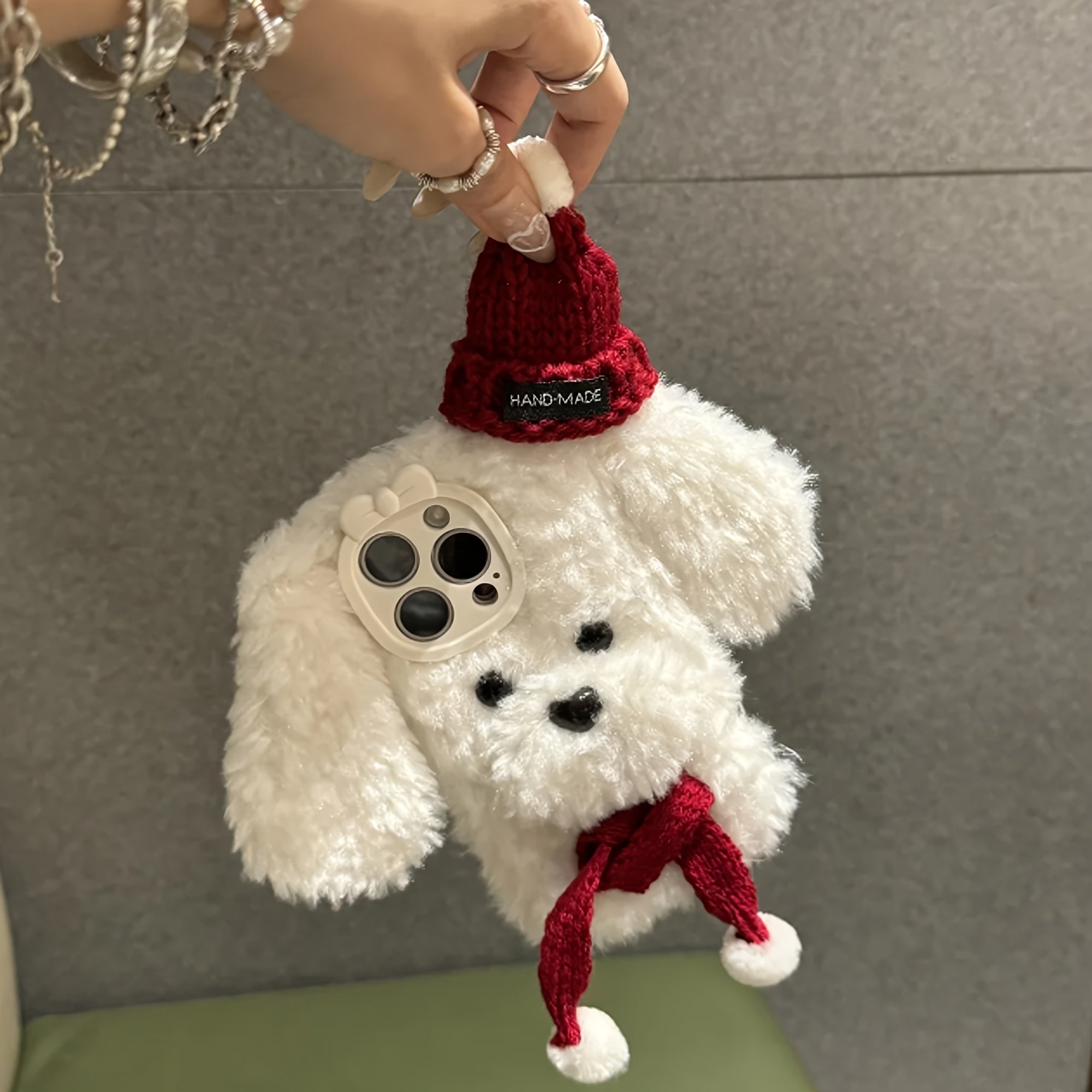 [1pc 3D Dog Plush Phone Case] Autumn And Winter Three-Dimensional Scarf Knitted Hat Dog Plush Phone Case Suitable for Iphone 16 Pro Max