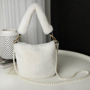 Checkerboard Plush Bucket Bag With Pearl Chain Design Winter Fashion Luxury Handbags For Women Personalized Shopping Shoulder Bags