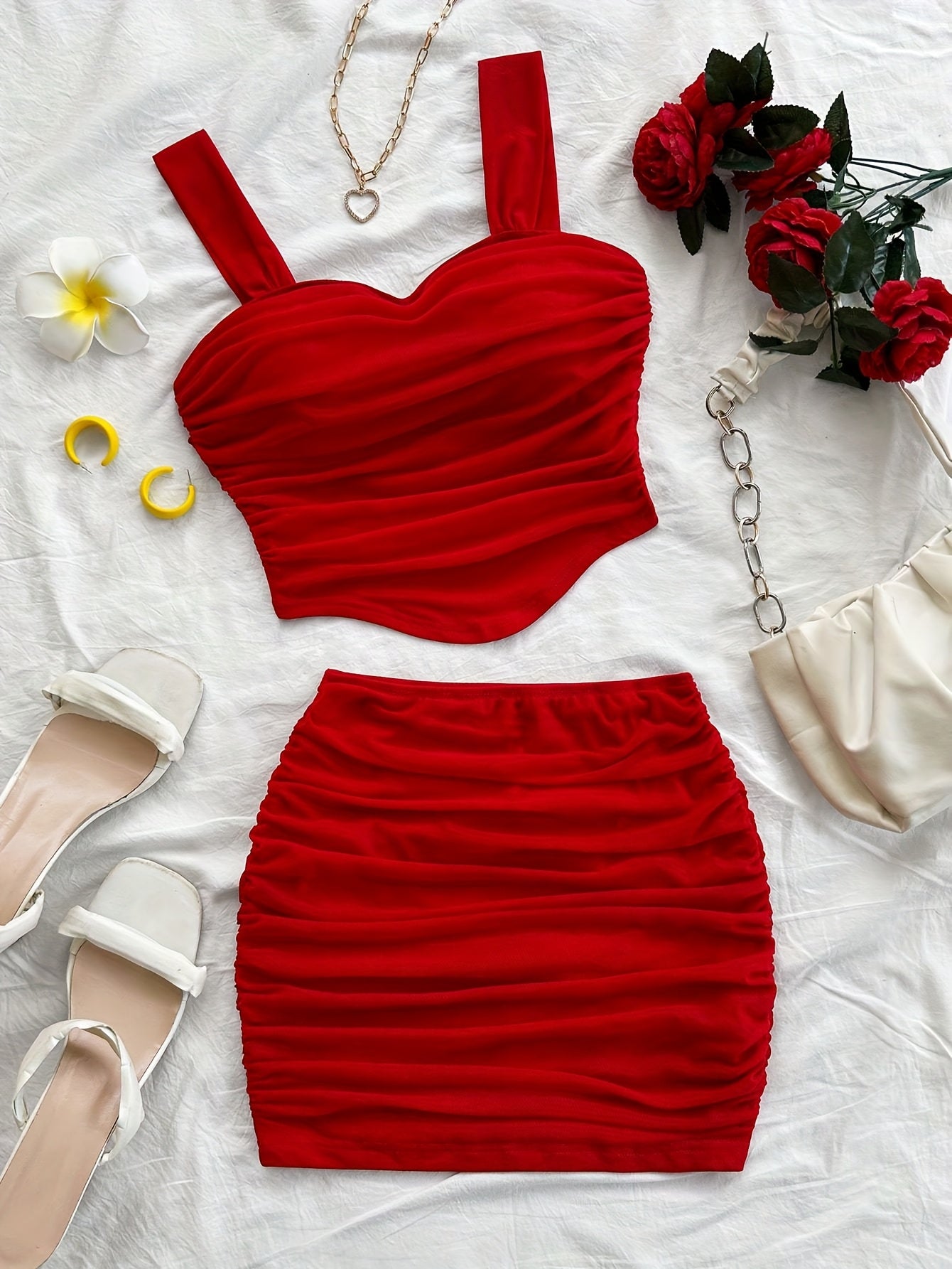 2pcs heart-shaped neckline bodysuit and mini skirt set, suitable for dates and Valentine's Day sexy clothing