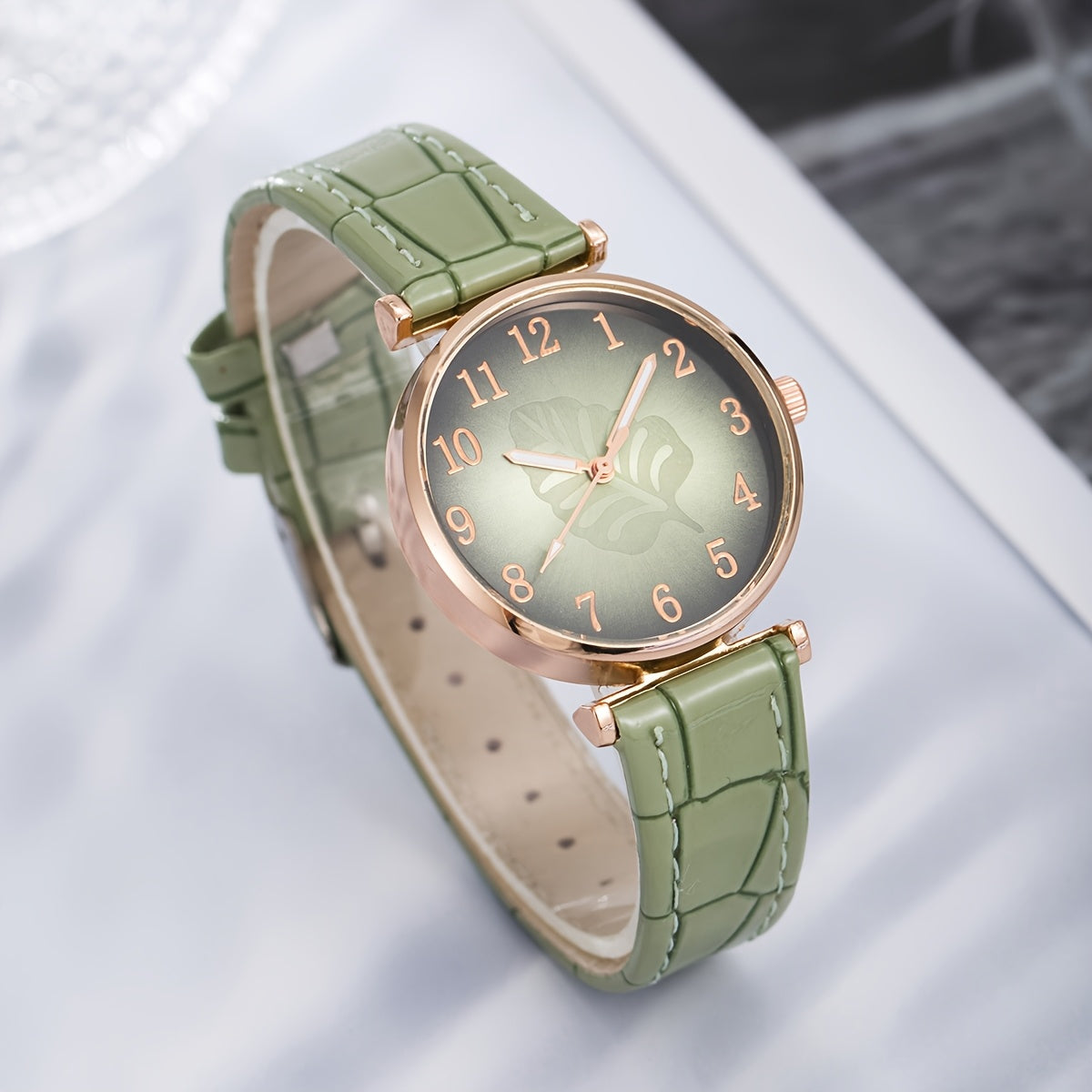 4pcs all-matching simple quartz watch jewelry set. The perfect gift for her for Christmas