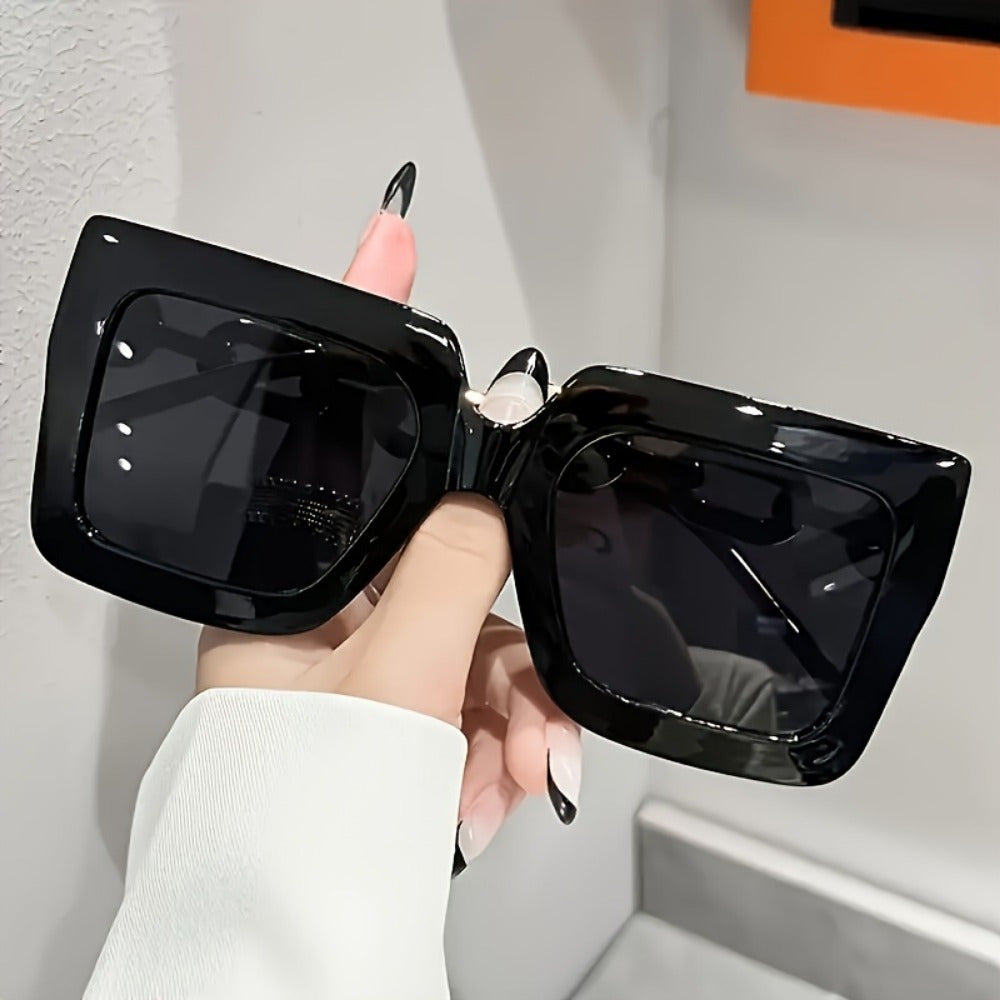 Ladies' Luxurious Square-shaped Fashionable Glasses, With Golden Chain Legs, Reflective Lenses, Transparent Frames, Very Suitable For Vacation And Casual Wear During Classes | Decorative Chain Details | Golden Decoration