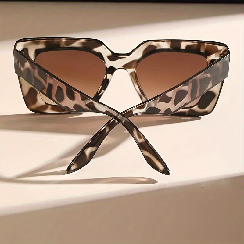 Stylish Leopard Print Square Fashion Glasses for Women - Gradient Lenses, Durable Plastic Frame, Perfect for Beach Parties & Vacations, Beach Party Accessory | Chic Leopard Glasses | Bold Pattern Design