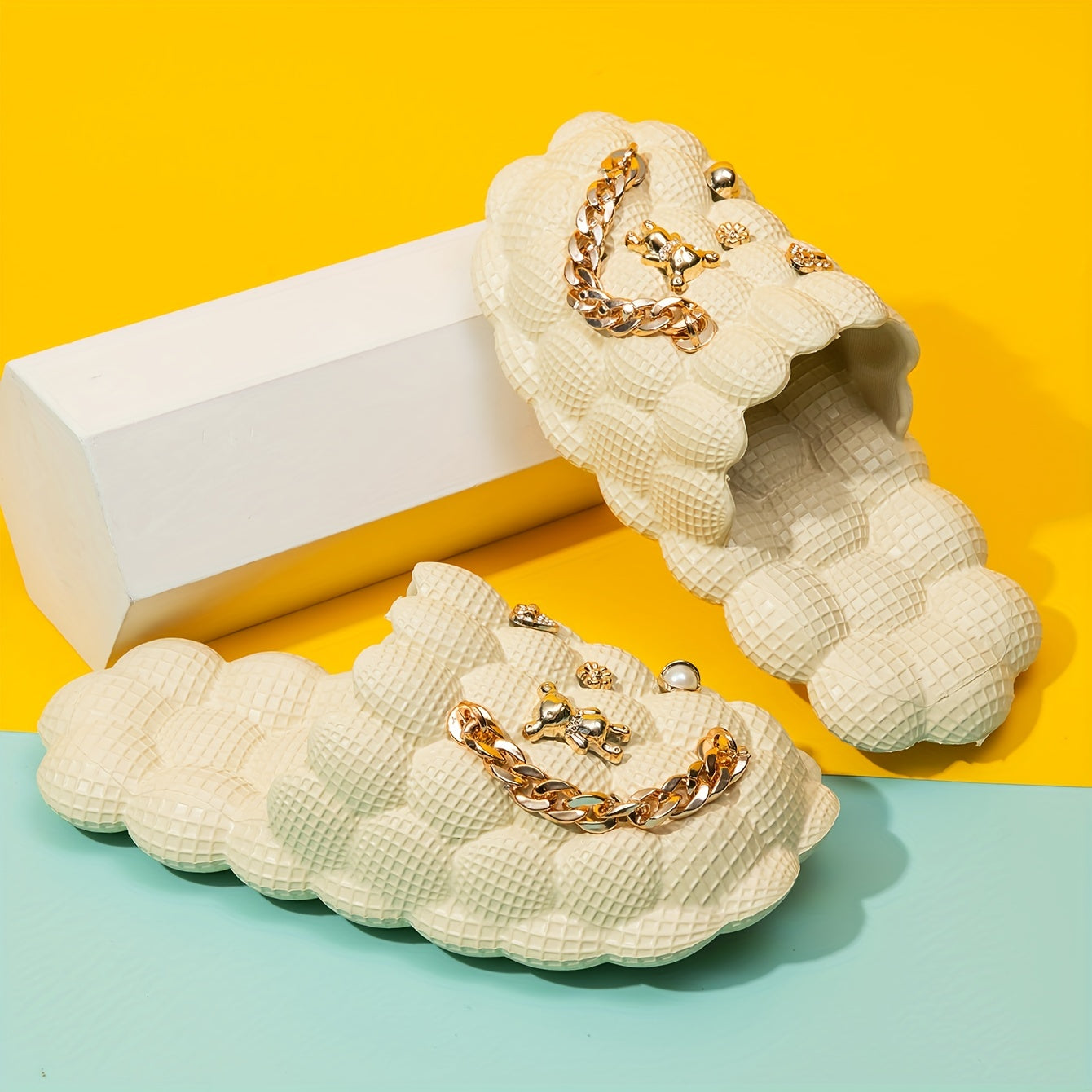 Women's Fashion Trendy Bubble Slippers With Golden Chain, Soft Comfortable Bottom Outdoor Slippers