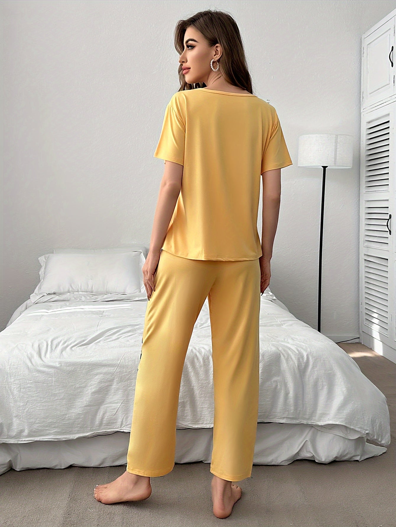 Women's Smiling Face & Letter Print Casual Pajama Set, Short Sleeve Round Neck Top & Pants, Comfortable Relaxed Fit
