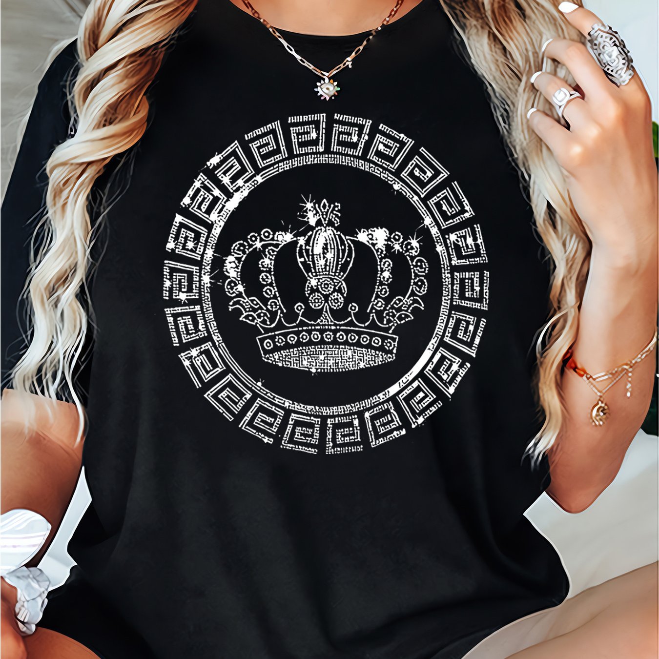Women'S Black Geometric Crown Strap T-Shirt, Casual Round Neck Short Sleeve Top, Polyester Knitted Fabric, Four Seasons Fashion T-Shirt