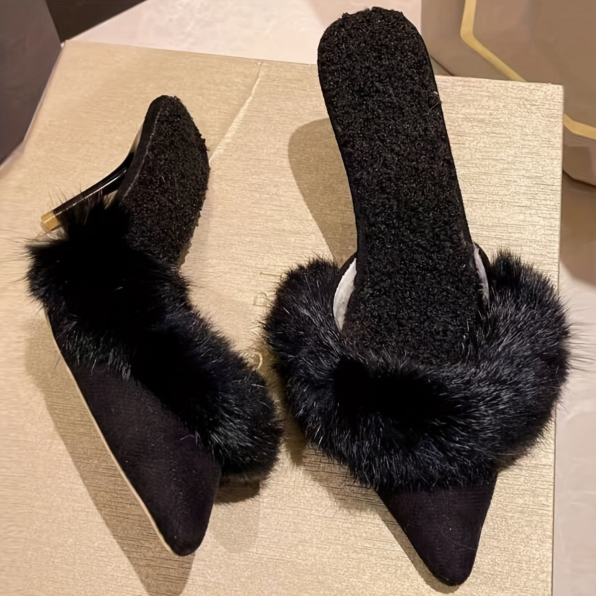 [Faux Fur Chic Slippers] Plush Faux Fur Chic Women's High-Heel Slippers - Pointed Toe, French Heel Design for Indoor & Outdoor Wear