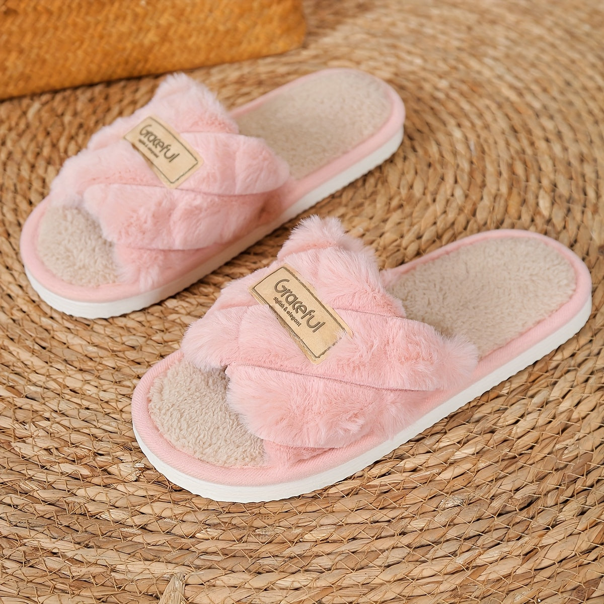 Comfortable And Casual Indoor Slippers for Women, Flat, Open-Toe, for All Seasons.