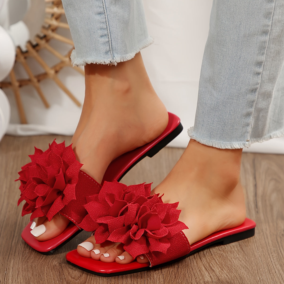 Chic Plus Size Women's Slide Sandals - Comfortable Flat Sole with For Lotus Design, Square Toe, Open-Toe Summer Beach Shoes