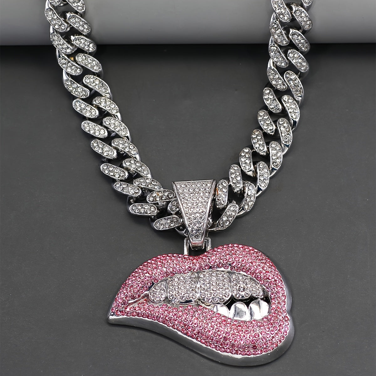 Shiny Lips Pendant Necklace - Unisex Hip-Hop Ice Cuban Link Miami Necklace, 1 Piece