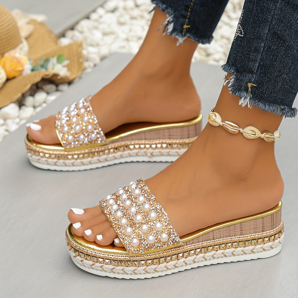 1 Pair Women'S Fashion Platform Slide Sandals, Summer Slip-On Open Toe with Pearl Embellishment, Non-Slip Rubber Sole, Man-Made Materials, Waterproof Thick Sole for Casual Outdoor Wear