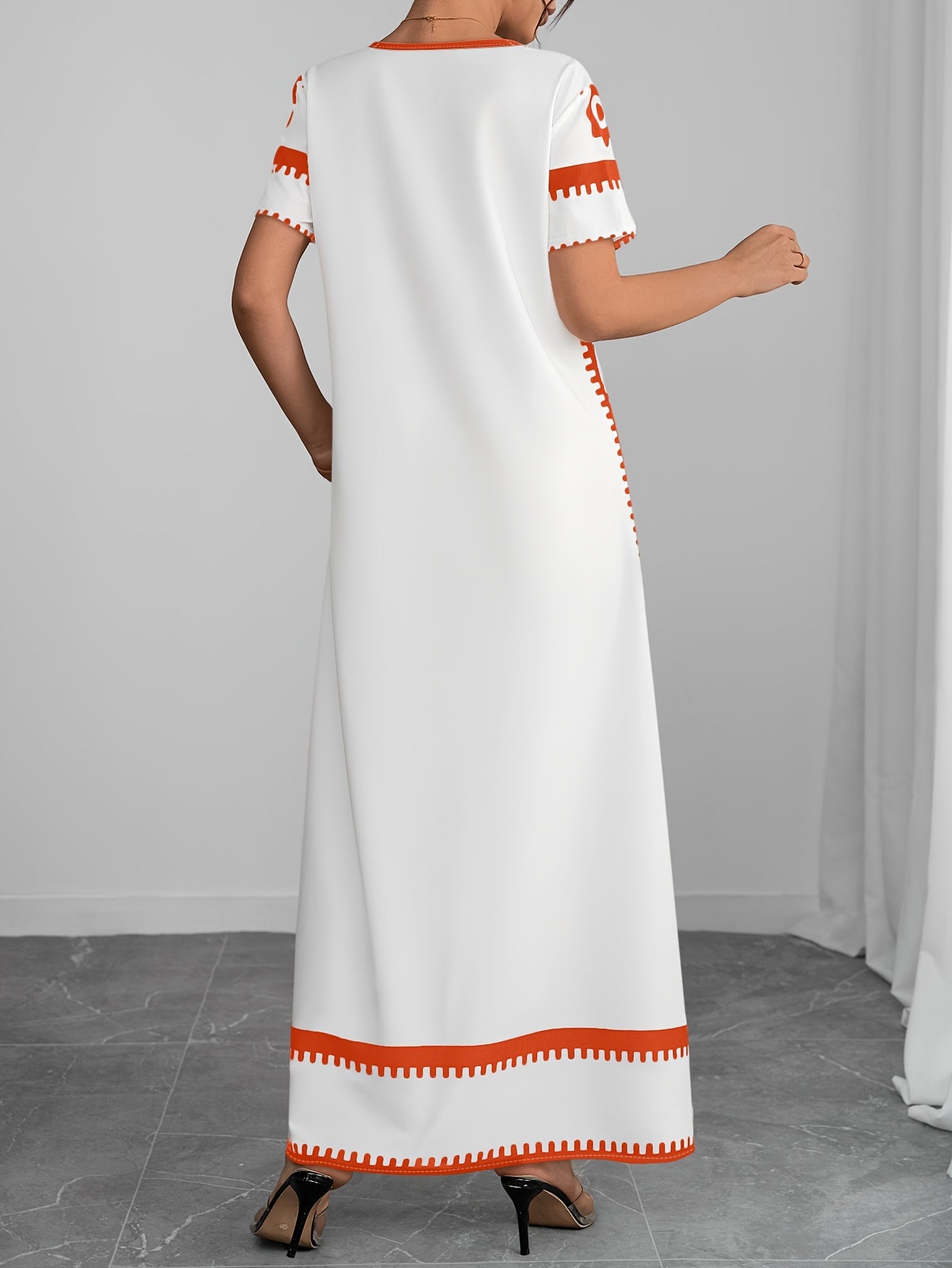 Women'S Elegant White & Black Floral Print Maxi Dress with Keyhole Detail - Casual Polyester Tunic Dress for Summer, Middle Eastern Ethnic Style, Lightweight & Breathable, Perfect for Casual Attire, Summer Casual Wear | Flora