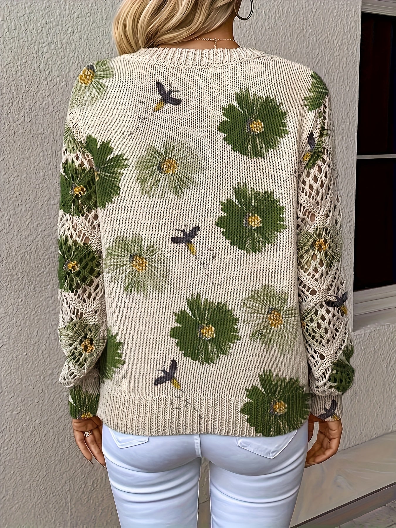 Graceful autumn and winter, spring and summer, four-season style, bohemian fashion, trendy versatile V-neck long-sleeve Women's top with floral digital print, all-over printed knitwear for office, streetwear, home, and travel