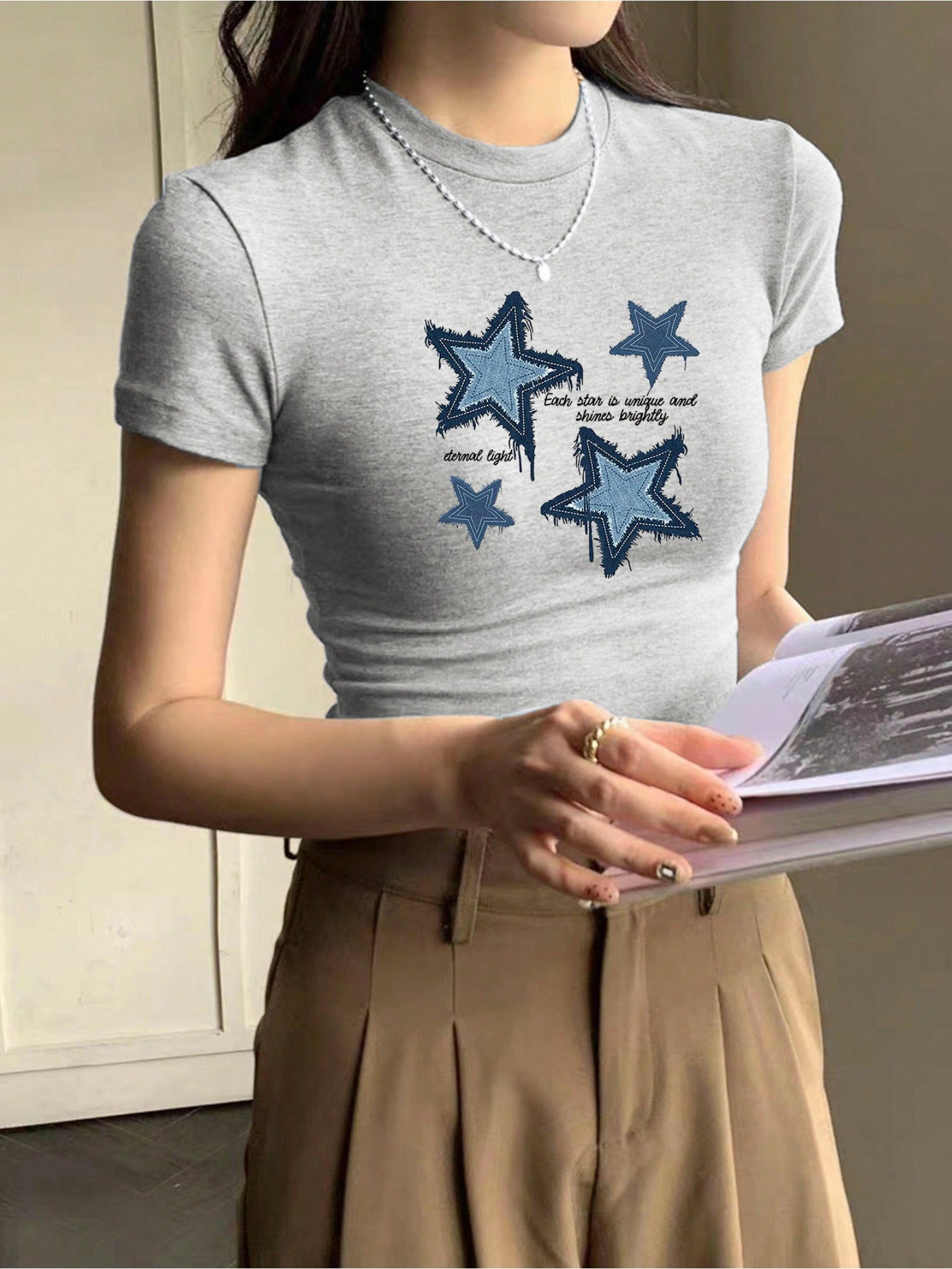 Stylish Star Pattern Print T-shirt - Unique Creative Design, Relaxed Fit, Short Sleeve, Classic Crew Neck - Perfect for Summer Wardrobe, Ideal for Outdoor Activities Tee For Adult, Women, Teen, Teenager, Adolescent,Youth.