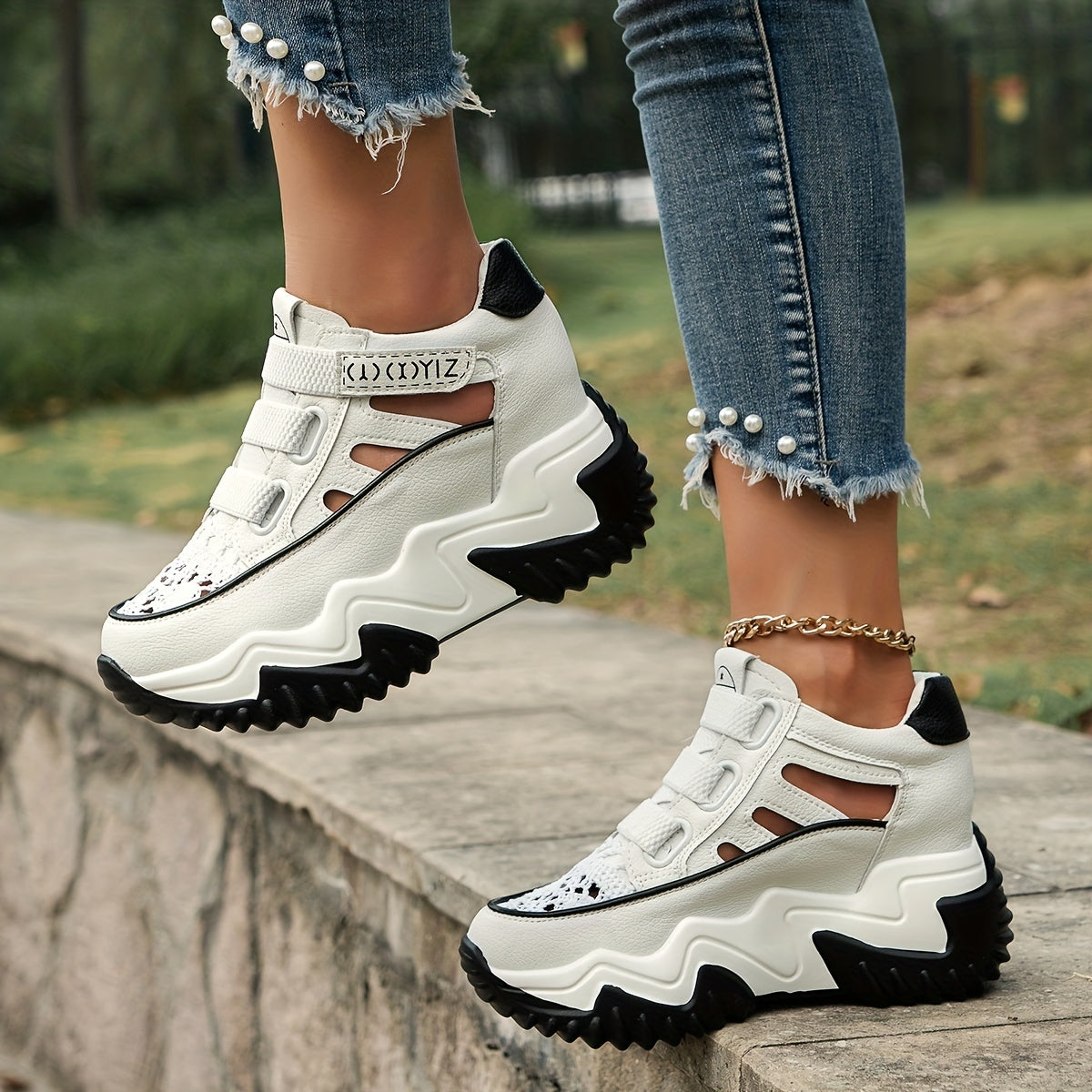 Women's Cutout Design Platform Sneakers - Breathable & Comfortable, Casual & Resistant Outdoor Shoes - For Women - Suitable for Everyday Wear, Walking & Outdoor Activities - Perfect Gift for Fashionable Women