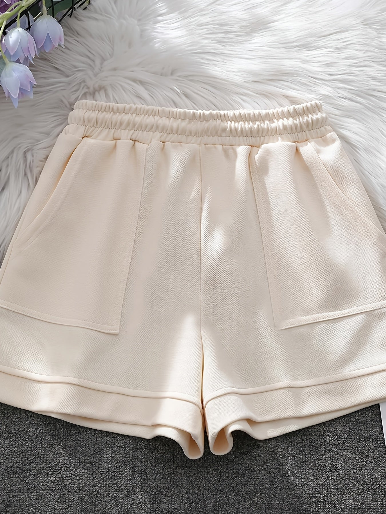 New Summer Outfit for Girls, a Two-Piece Set Featuring a Short-Sleeve T-Shirt And Casual Shorts for Older Children, for Outdoor