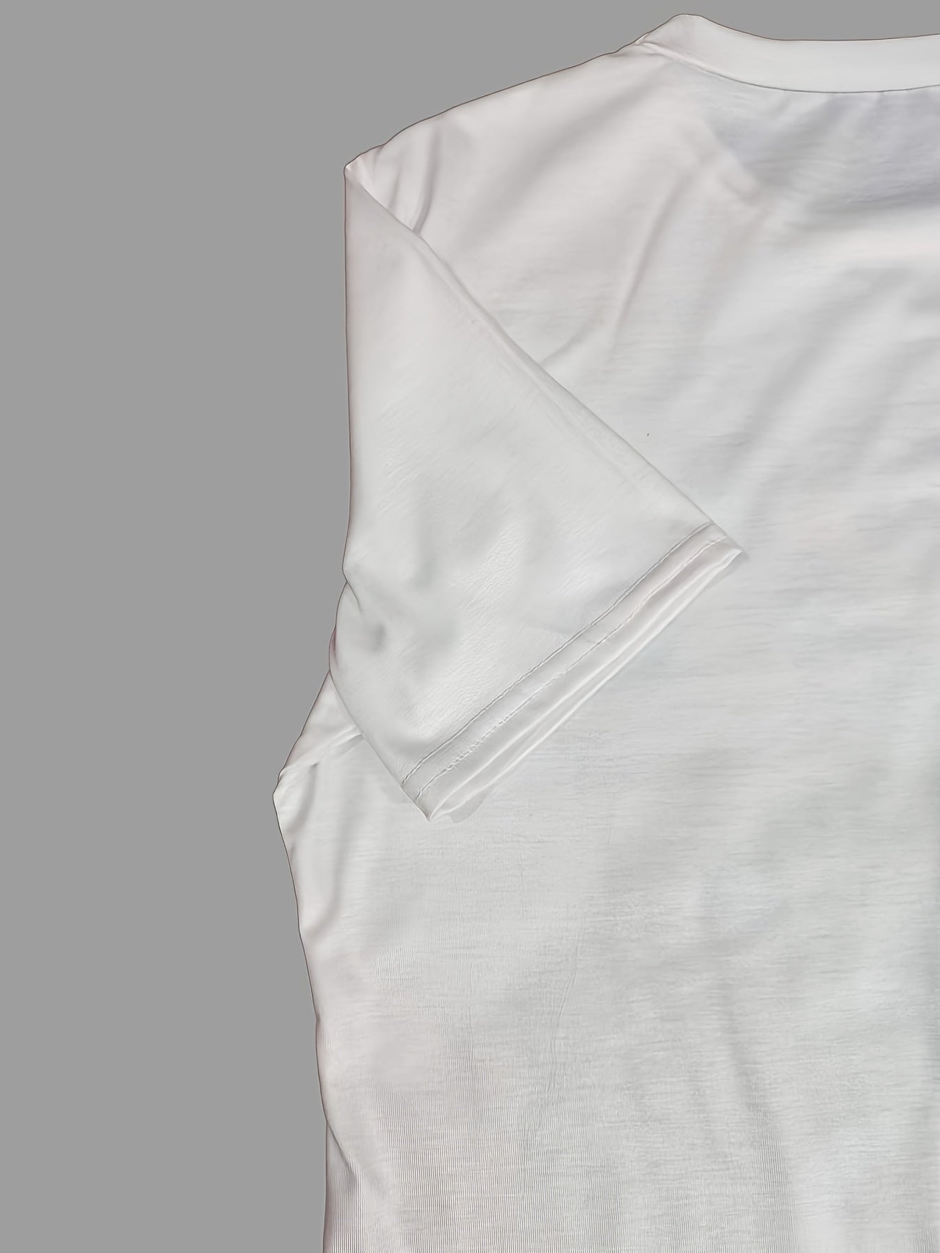 Portrait print t-shirt. Women'S T-shirt. Women'S printed T-shirt. Printed T-shirt. Women'S regular T-shirt. White T-shirt. Vintage T-shirts. Casual T-shirt. Portrait T-shirt