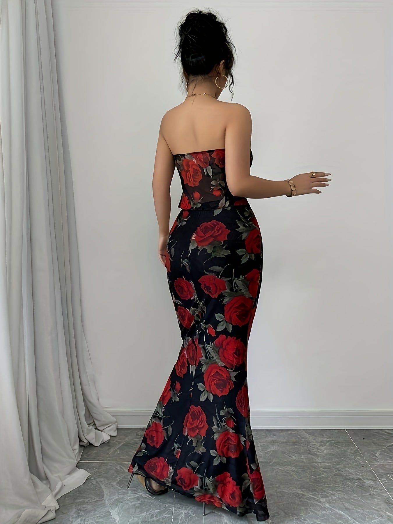 Elegant Two-Piece Set Featuring a Red And Black Rose Print, a Sexy Strapless Long Mermaid Dress.