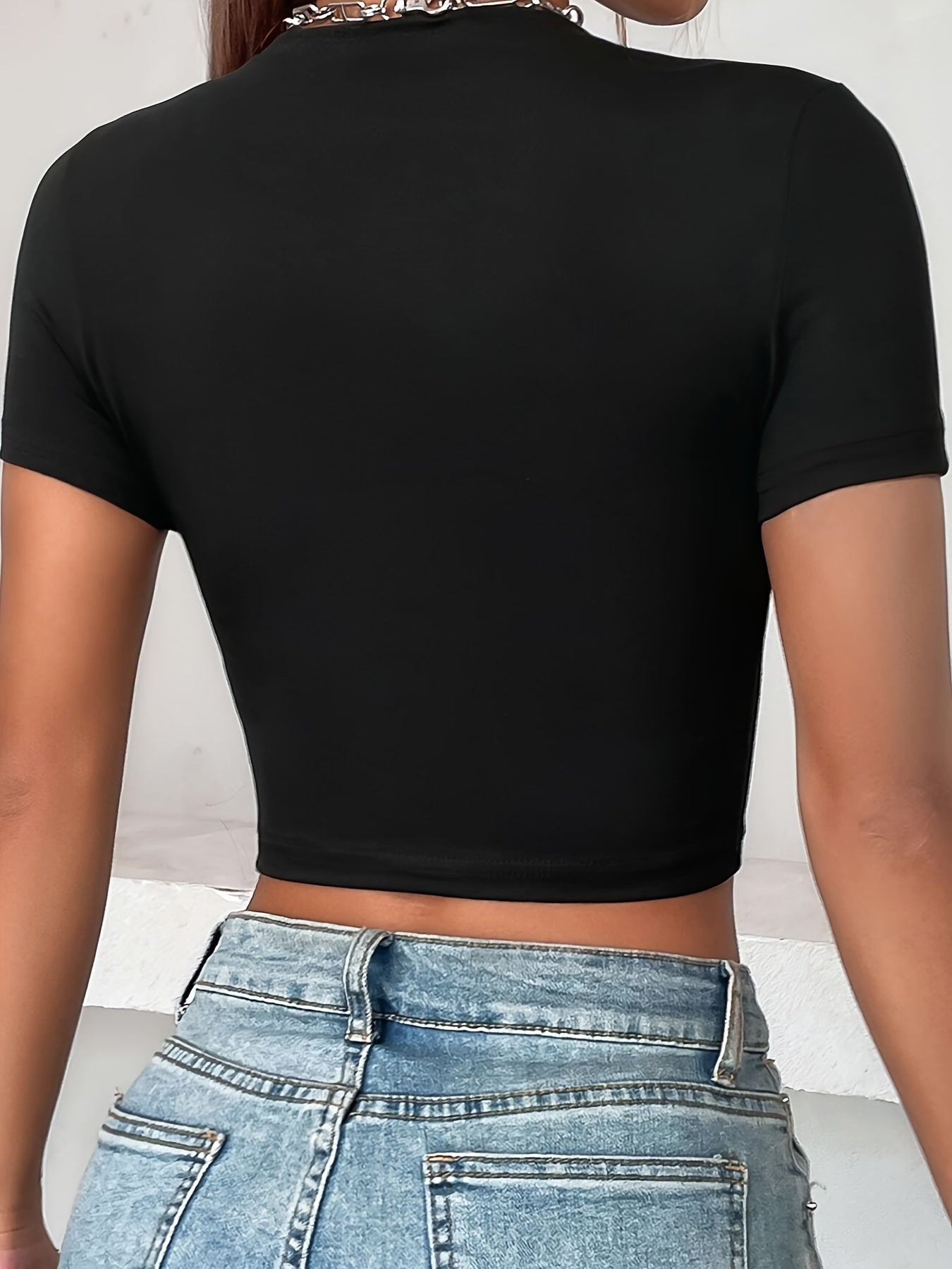 Women's Sexy Animal Print Crop Top, Casual Sports T-Shirt with Ripped Hem, Comfort Fit