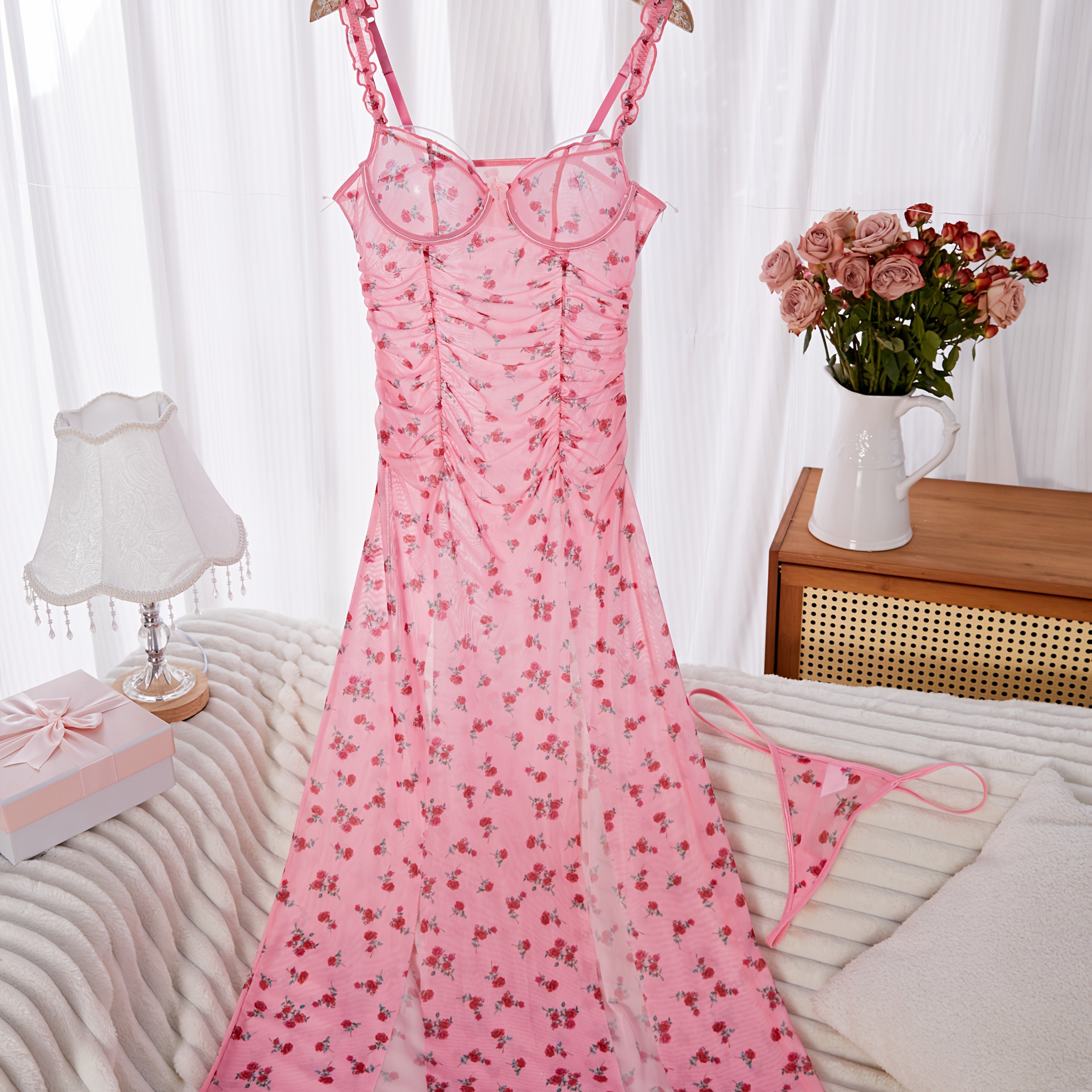 Printed polyester stretch pyjama set in high-slit pink color, pleated detailing, knitted fabric and unpadded bodice - Valentine's Day gift