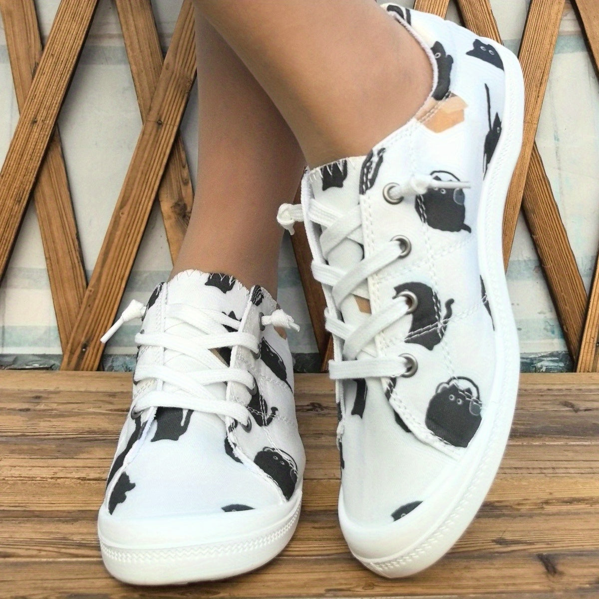 Women'S Cute Cartoon Penguin Print Flat Sneakers - Lightweight, Breathable Fabric, All-Season Casual Shoes with TPR Sole, Fabric Insole, and No Power Needed, Cute Shoes