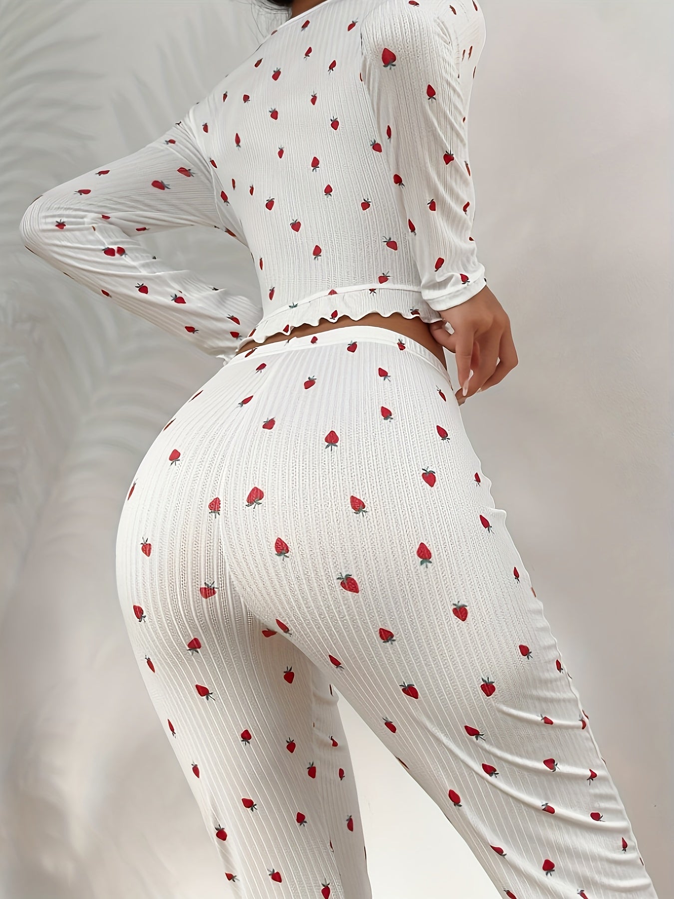 Autumn Strawberry Print with Lotus Leaf Hem Women's Long Sleeve Long Pants Pajama Set/Home Wear Set