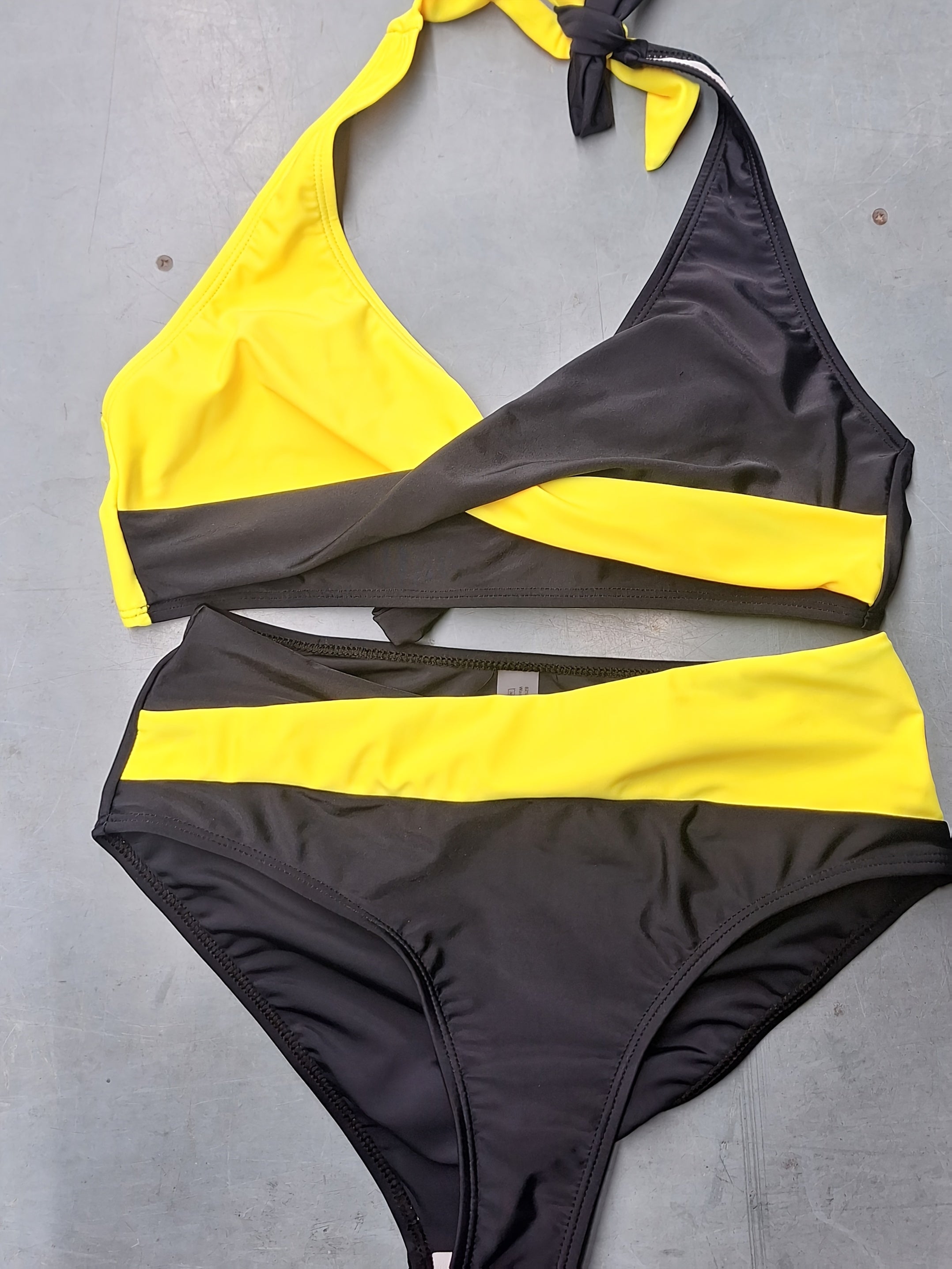 Women's Cross-Strap Halter Bikini Set – Sexy Two-Piece Swimsuit with Hollow Detail, High-Stretch Solid Color Beachwear