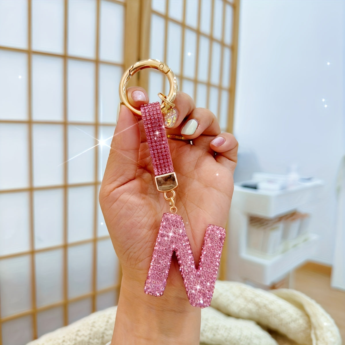Personalized Rhinestone Initial Keychain – Shiny Pink Alphabet A–Z Charm Pendant for Women – Decorative Alloy Key Ring with Buckle – Birthday & Festival Gift