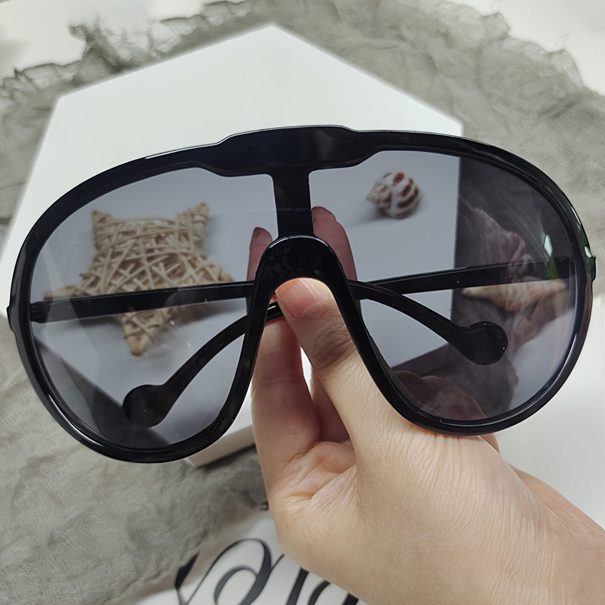 Large Frame Yellow-Tinted Fashion Fashion Glasses for Women - Stylish Oval Design, Anti-Reflective Lenses, Perfect for Parties, Travel & Casual Attire, Glasses Accessories