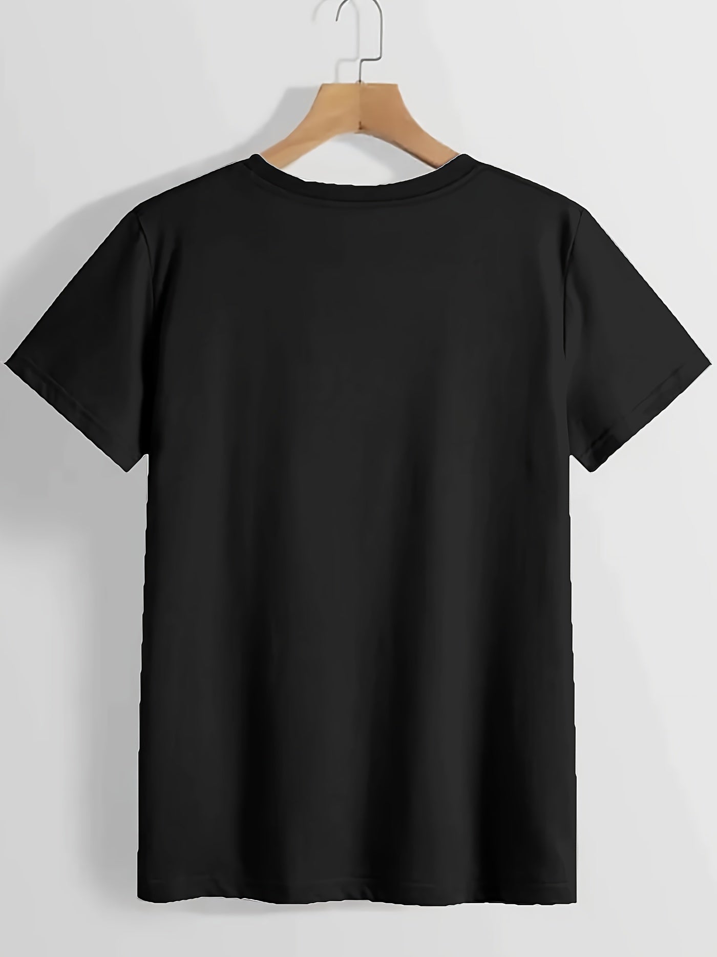 Women'S T-Shirt, with Its Simple Yet Refined Design, Is Crafted from Soft And Comfortable Fabric, Creating a Versatile Style That Perfectly Embodies a Woman'S Elegant Demeanor And Youthful Vitality.