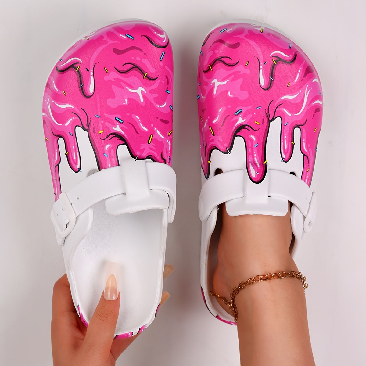 Women's Trendy Tie-Dye & Graffiti Print Clogs - Breathable, Non-Slip EVA Summer Sandals for Beach & Garden