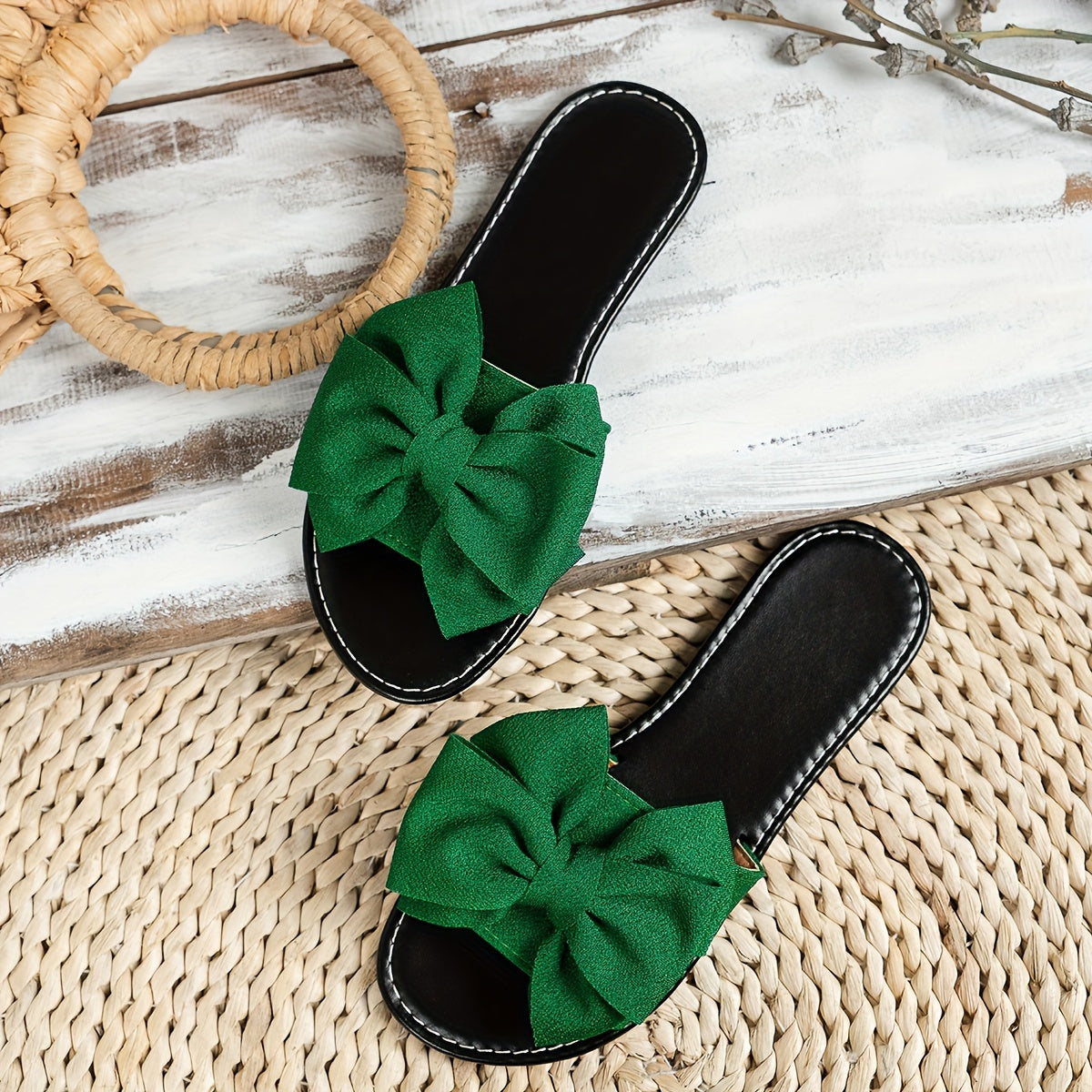 Chic Bowknot Flat Slides for Women – Lightweight Slip-On Sandals, Elegant Solid Color Design, Rubber Sole, Perfect for Summer Beach Days and Travel