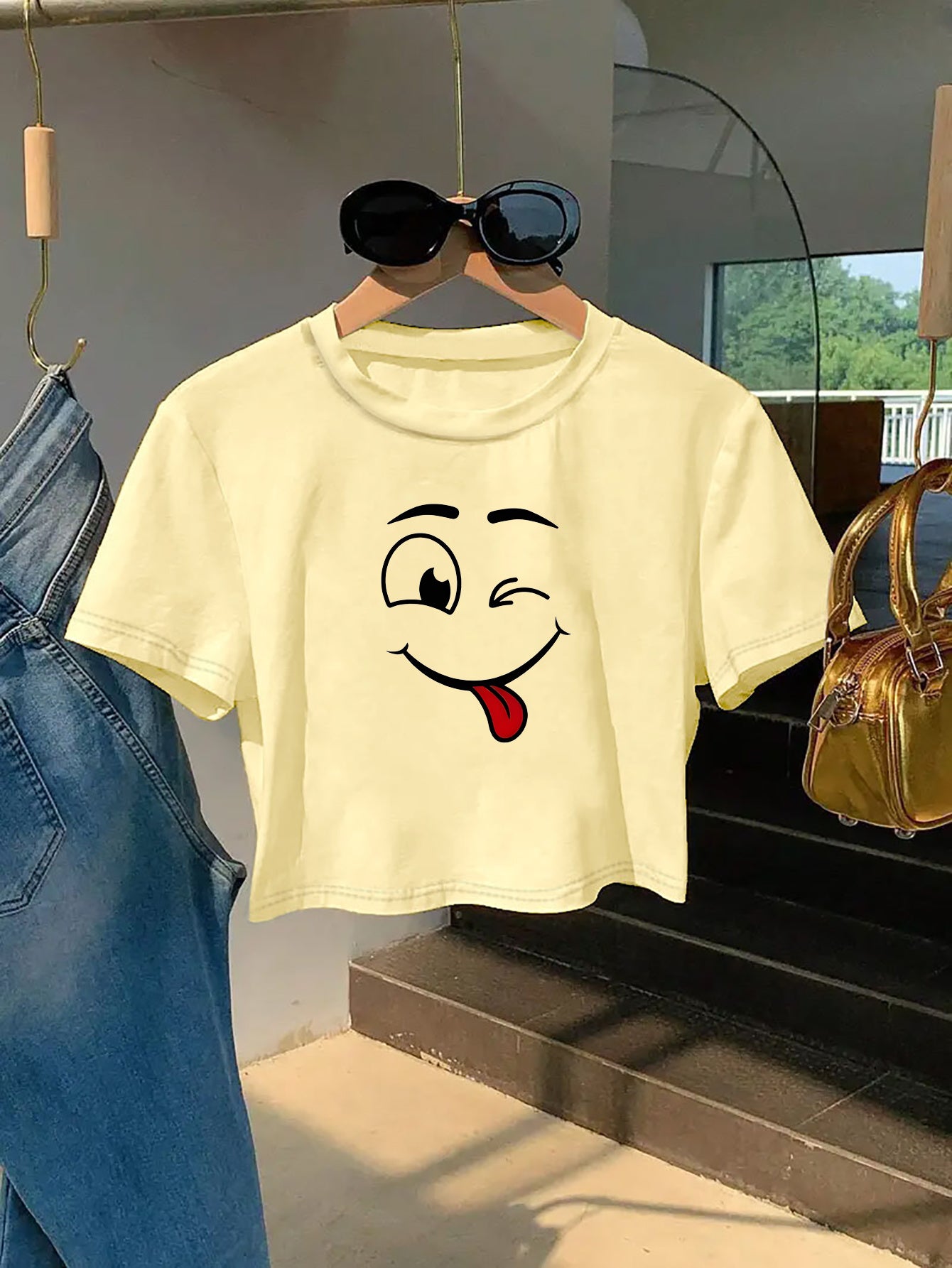 Women's Y2K Style Cropped T-Shirt - Light Pink joyful Face Graphic, Soft & Comfortable Fabric, Machine Washable, Spring/Summer Casual Top, Ladies T Shirts