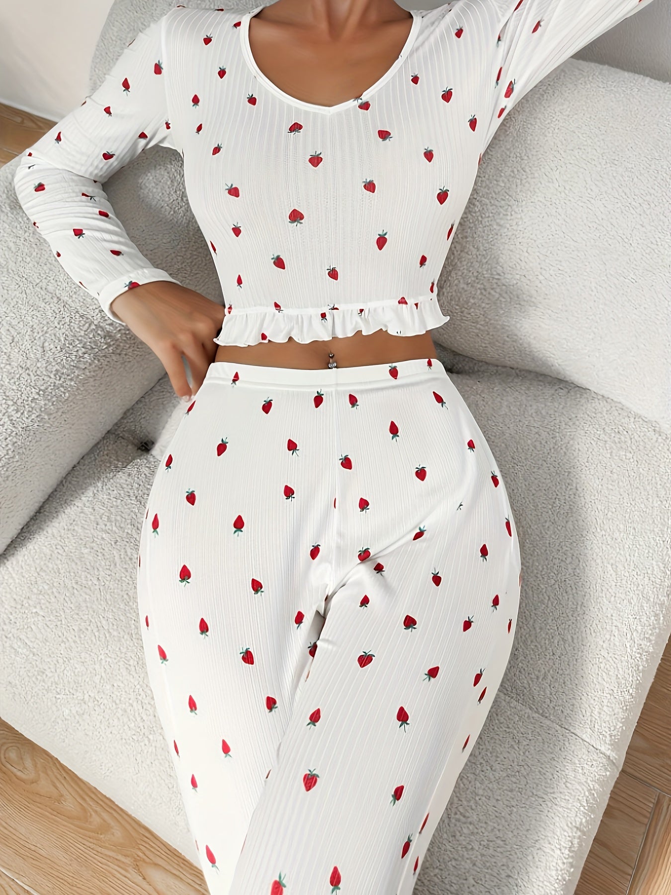 Autumn Strawberry Print with Lotus Leaf Hem Women's Long Sleeve Long Pants Pajama Set/Home Wear Set