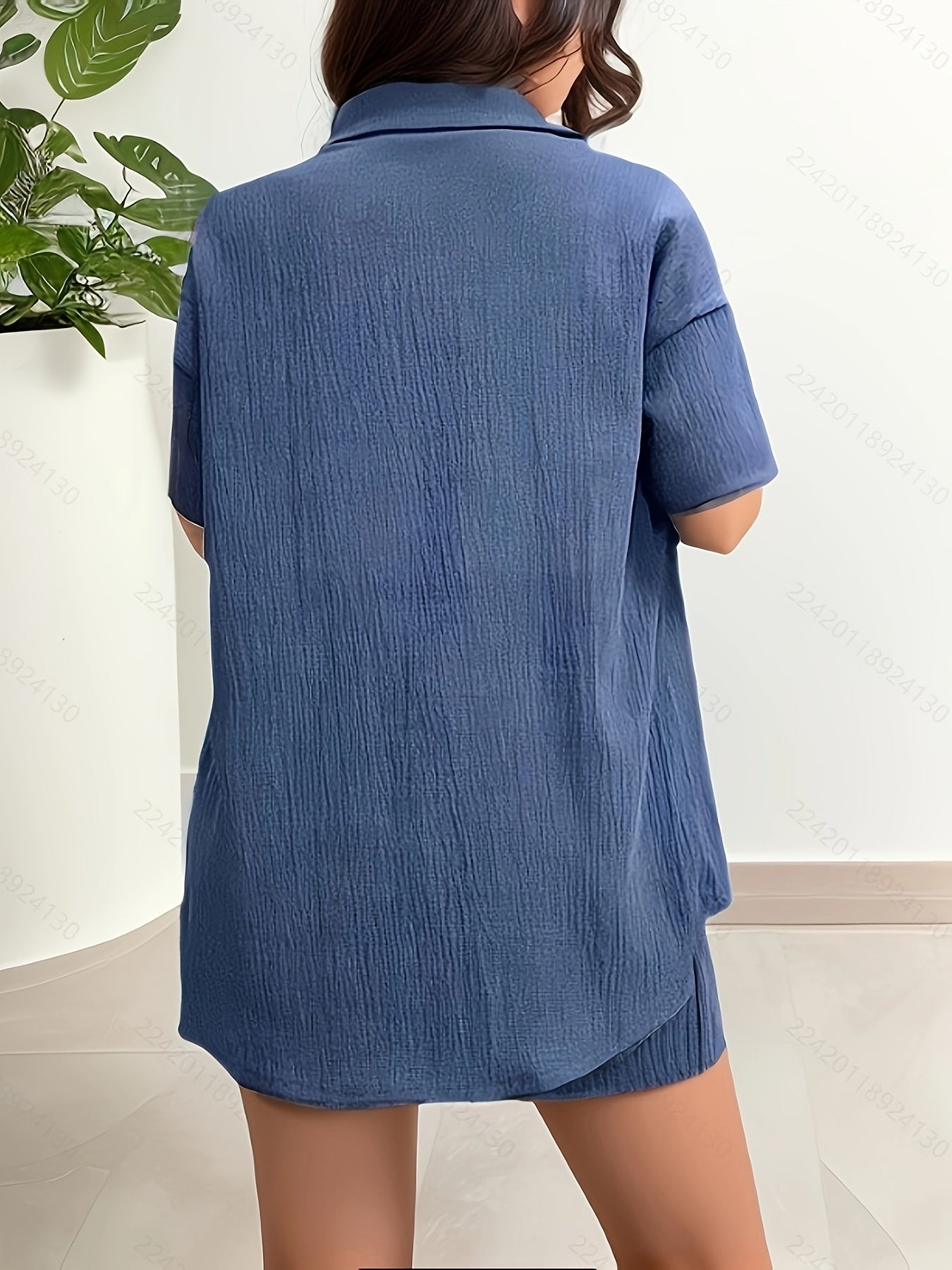 Women's Elegant and Fashionable Casual Two-Piece Set in Solid Color with Short-Sleeved Cardigan and Shorts, Perfect Choice for Spring and Summer