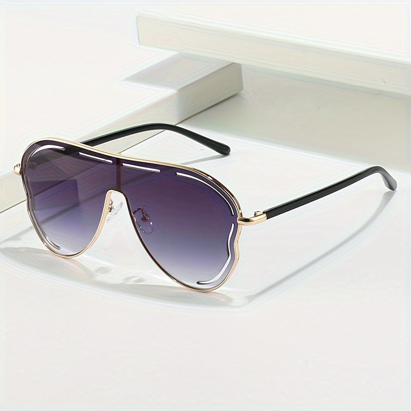 Stylish Polyhedral Metal Fashion Glasses for Women PC Material Trendy Fashionable Eyewear Accessory Casual