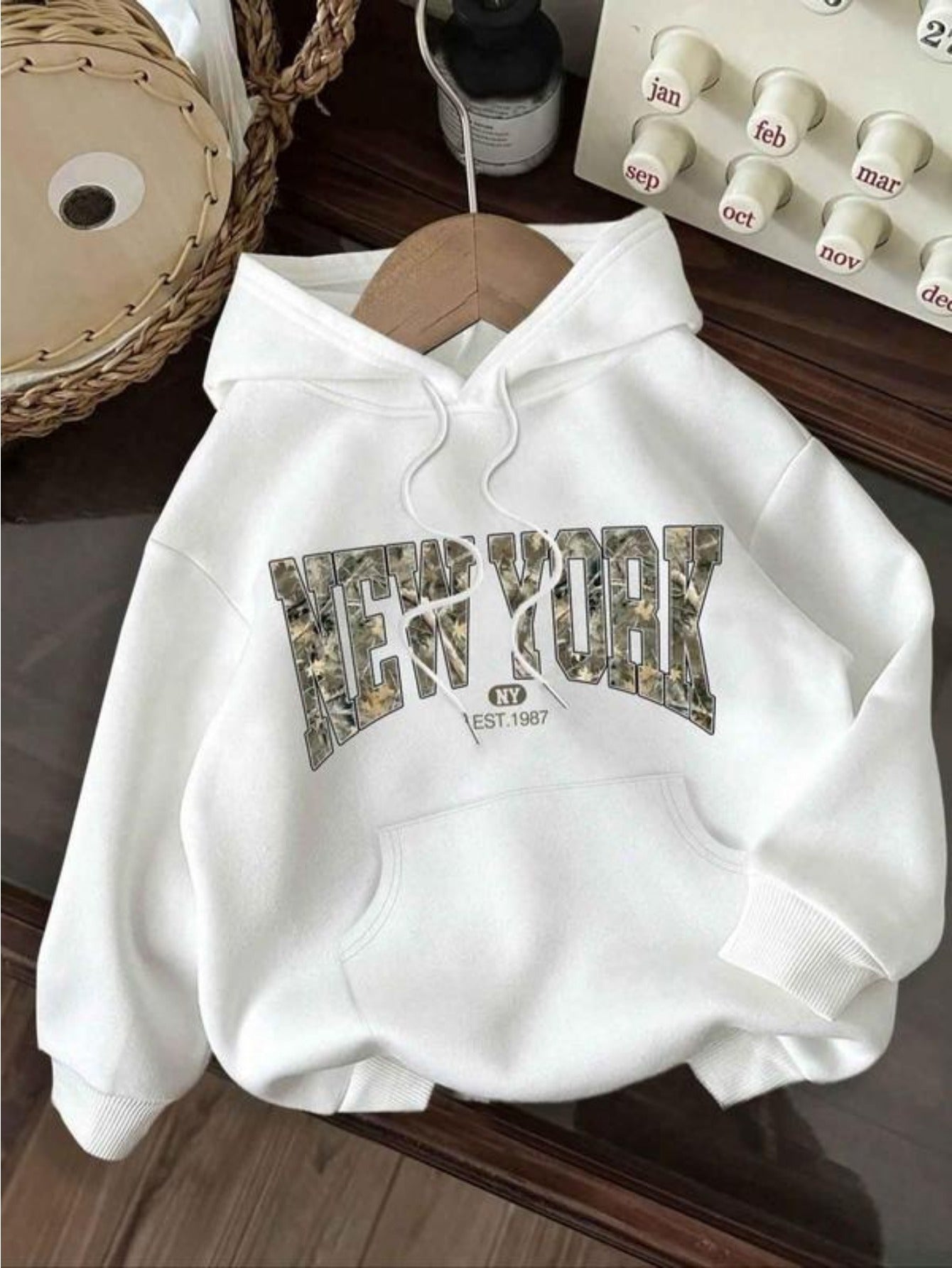 1pc Women'S Letter Print Drop Shoulder Hoodie, Fashion Casual Drawstring Kangaroo Pocket Hooded Sweatshirt for Daily Holiday Outdoor Wear, Women Clothing for Winter