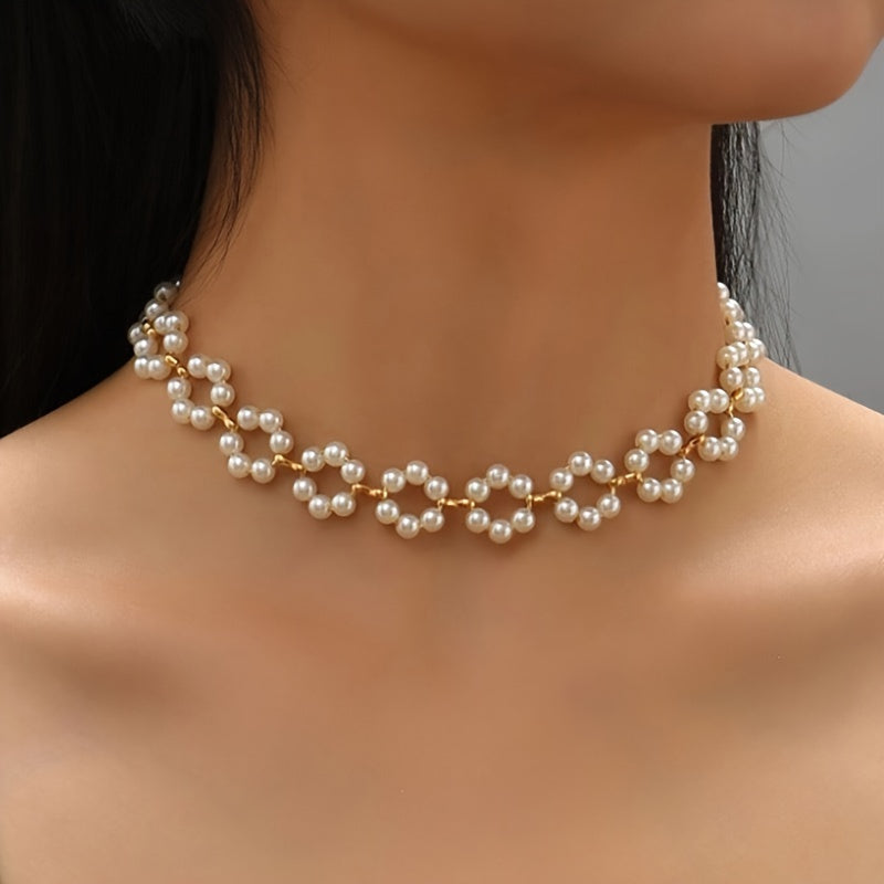 Elegant Vintage-Inspired Faux Pearl Necklace for Women - Chic & Simple Clavicle Chain, Perfect for Casual Attire or Parties