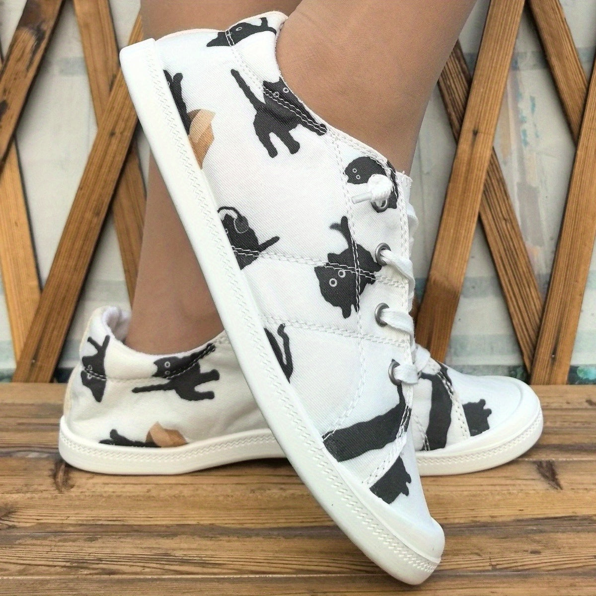 Women'S Cute Cartoon Penguin Print Flat Sneakers - Lightweight, Breathable Fabric, All-Season Casual Shoes with TPR Sole, Fabric Insole, and No Power Needed, Cute Shoes