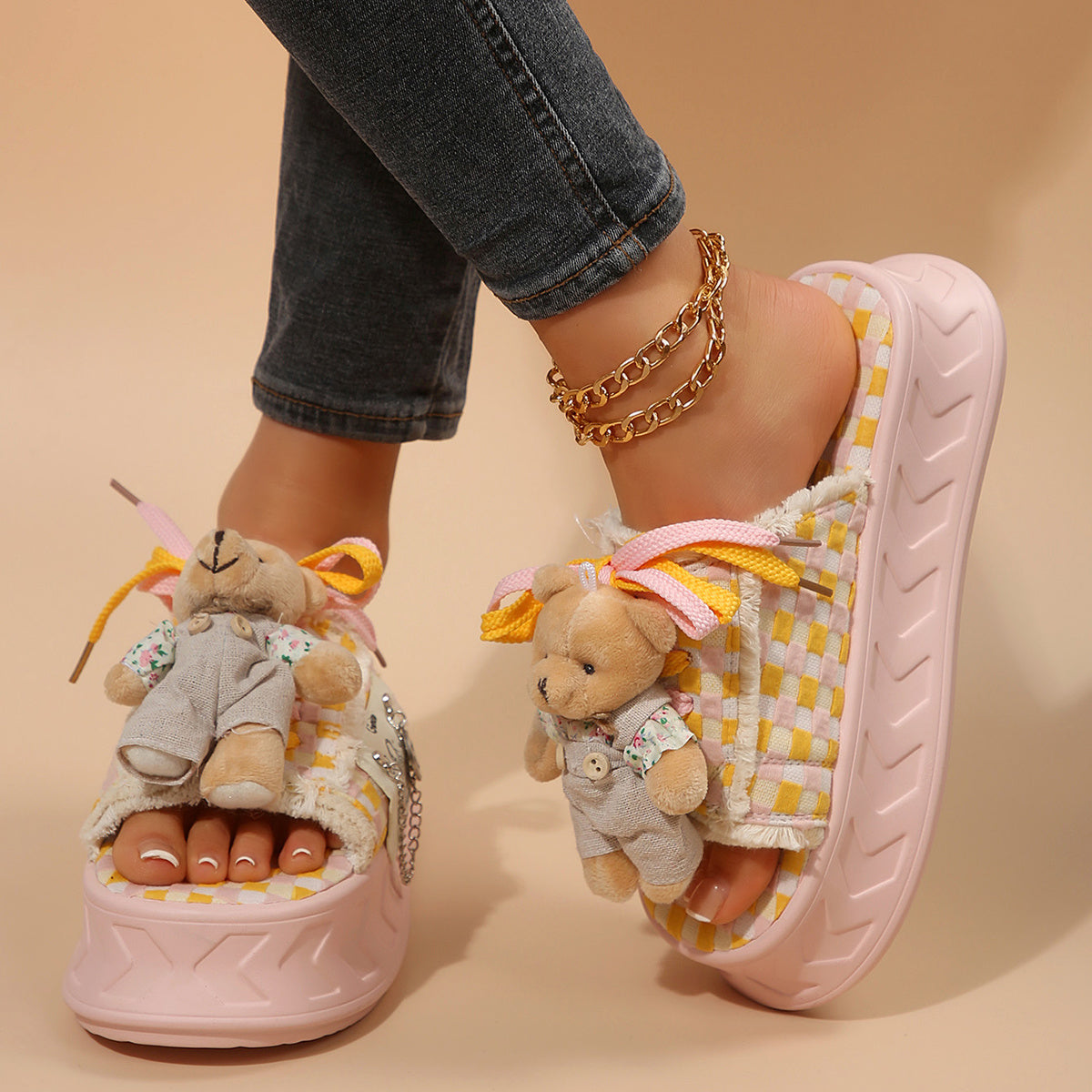Women's Cute Bear Charm Slide Sandals - Comfy Thick Sole Pink Platform Shoes with Checkered Pattern, Casual Open-Toe Design for Casual Attire, Strappy Sandals