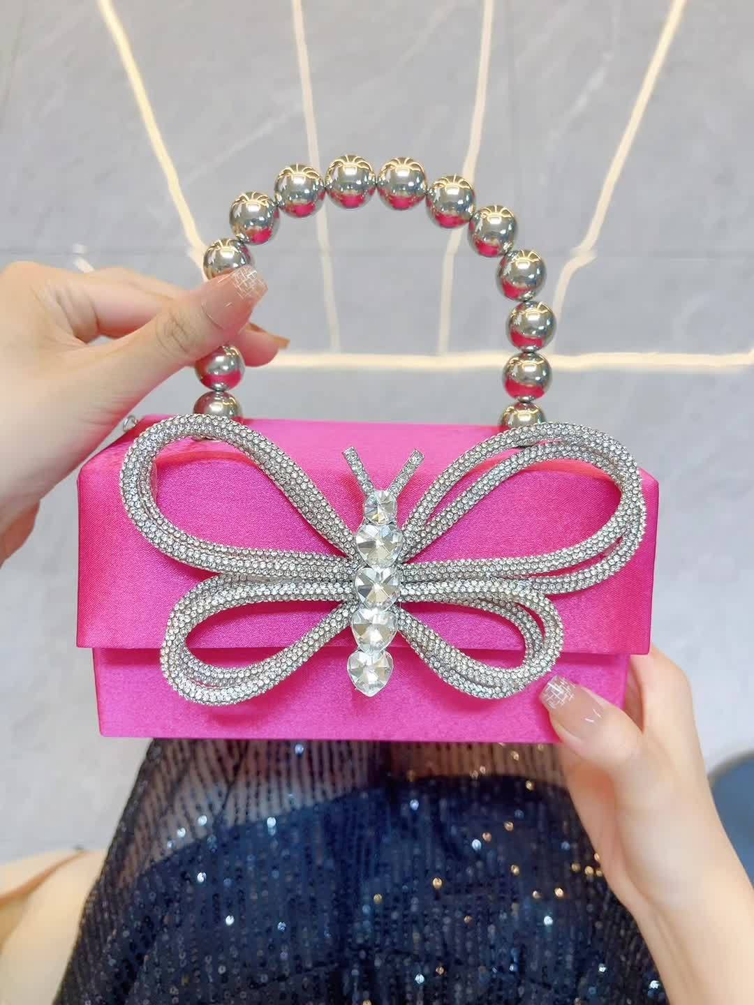 The New Shiny Crystal Butterfly Tote Bag, Silvery Bead Handle, Large Capacity Space, Can Be Given To Her Gifts, Birthday Wedding Banquets, Bar Parties Can Be Very Shiny, Fashionable Noble And Elegant Temperament.