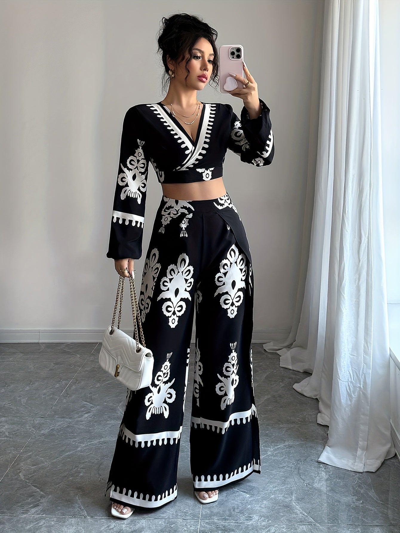 New Stylish Ethnic Patterned Long-Sleeve Top Set with a V-Neck, Backless Design, And Elegant Tie Details for Women.
