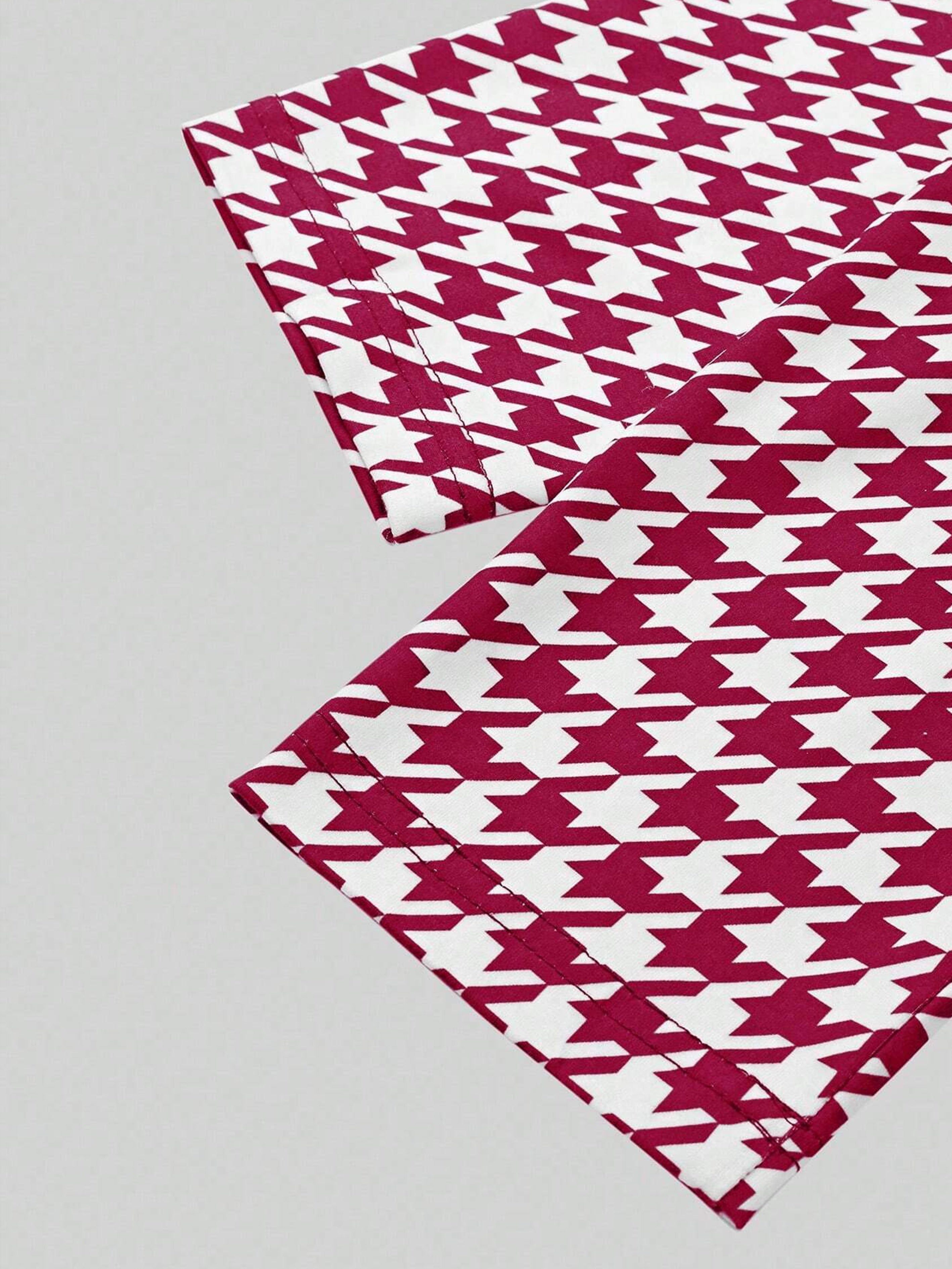Chic Vintage Houndstooth Dress - Bodycon, 3/4 Sleeve, All-Season, Durable & Easy Care, Unique Split Design