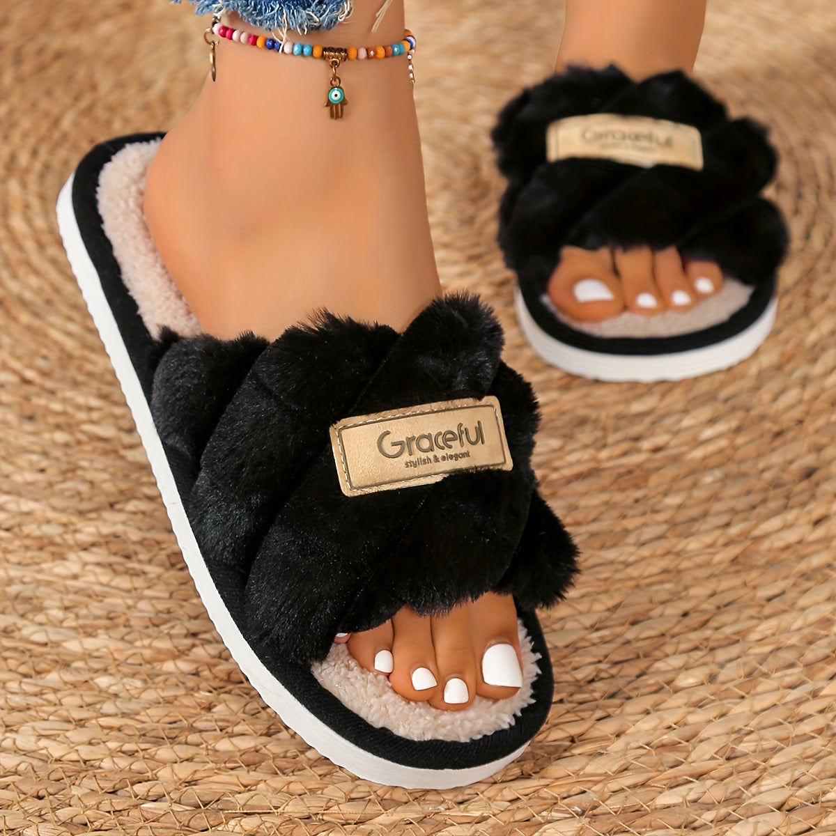 Comfortable And Casual Indoor Slippers for Women, Flat, Open-Toe, for All Seasons.