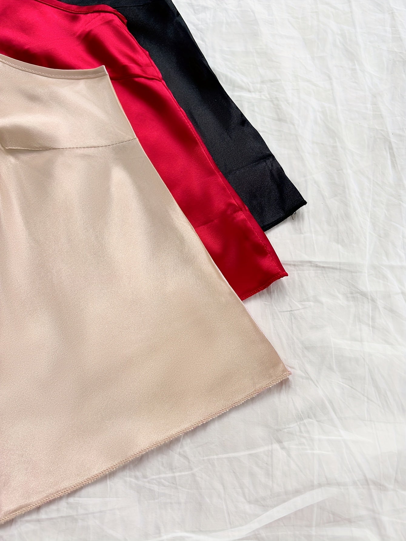 6pcs Set of Stylish And Sexy V-Neck Camisole And Ruffled Shorts Made of Faux Silky, Perfect for Casual And Comfortable Wear in All Seasons.