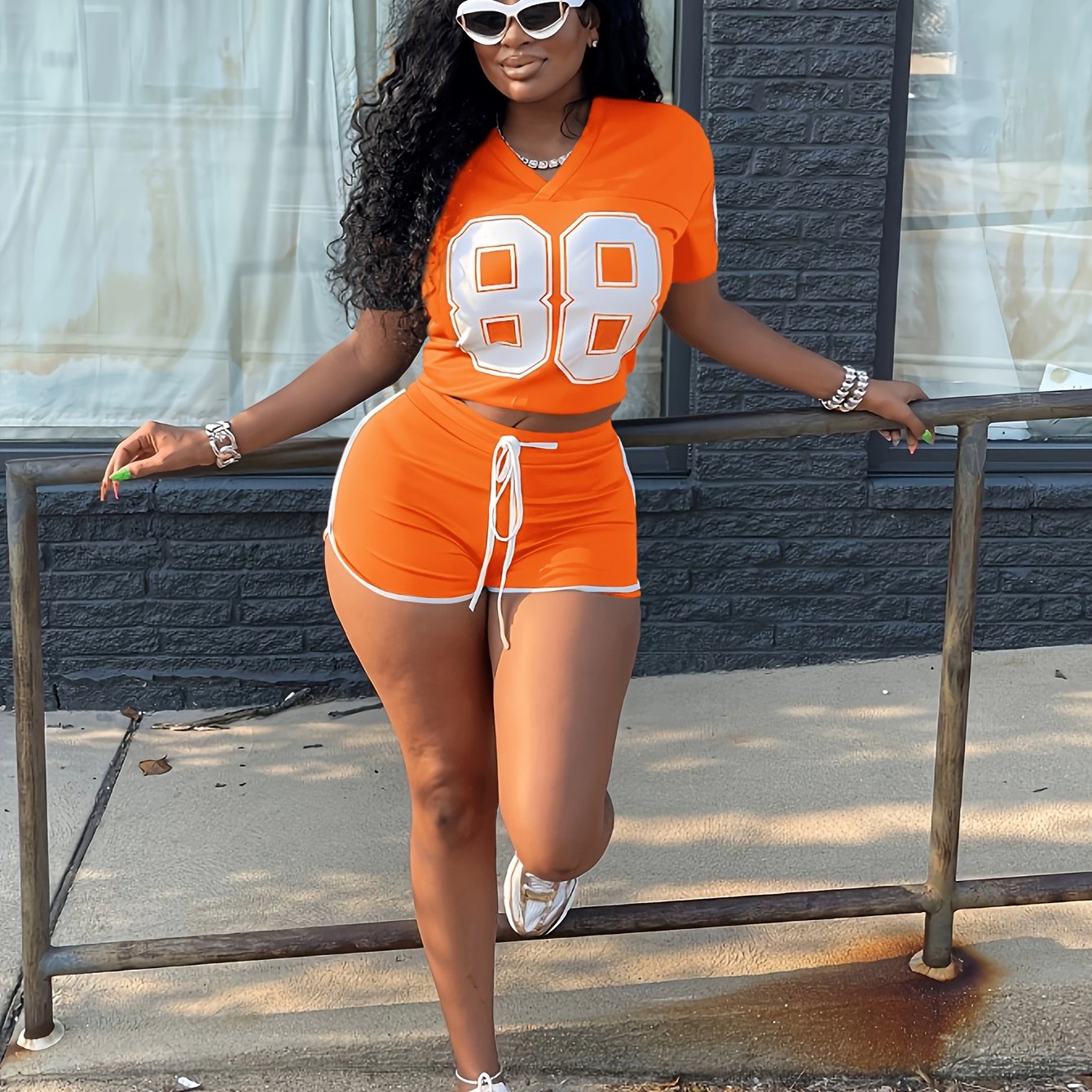 Casual Sports Women'S Clothing Set with Digital Print, Featuring Short Sleeves And Shorts.