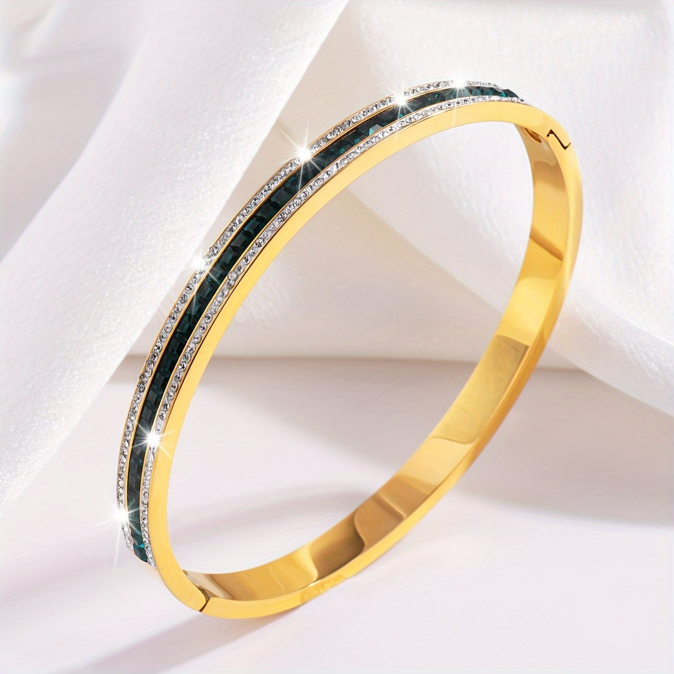 5pcs Elegant Golden-Toned Stainless Steel Bracelet Set with Heart Charms & Sparkling Rhinestones - Ideal Gift for Her, All-Season Wear, Delicate, Single Row Diamond, Triple Layer Diamond