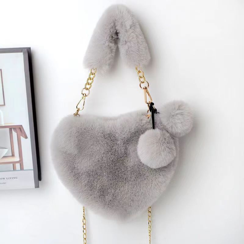 1pc Cozy Heart-Shaped Faux Fur Crossbody Bag, Polyester Plush Love Purse with Chain Shoulder Strap, Soft Pink/White/Black Fashion Handbag, Ideal for Christmas & Valentine'S Day Gifts