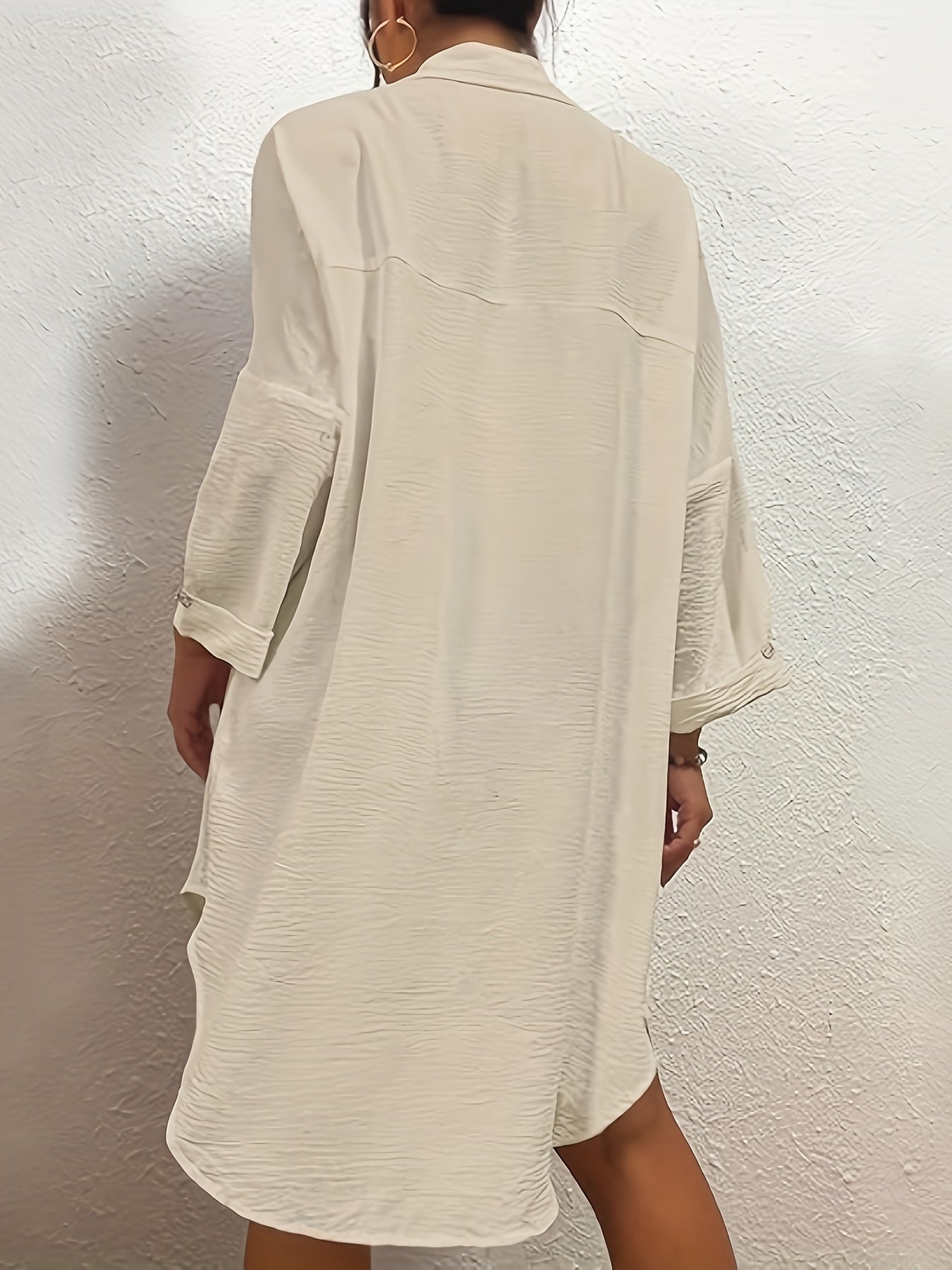 Summer solid color long shirt sunblock blouse blouse, suitable for picnic beach, daily commute to wear, ladies loose casual clothing, simple matching medium long summer blouse