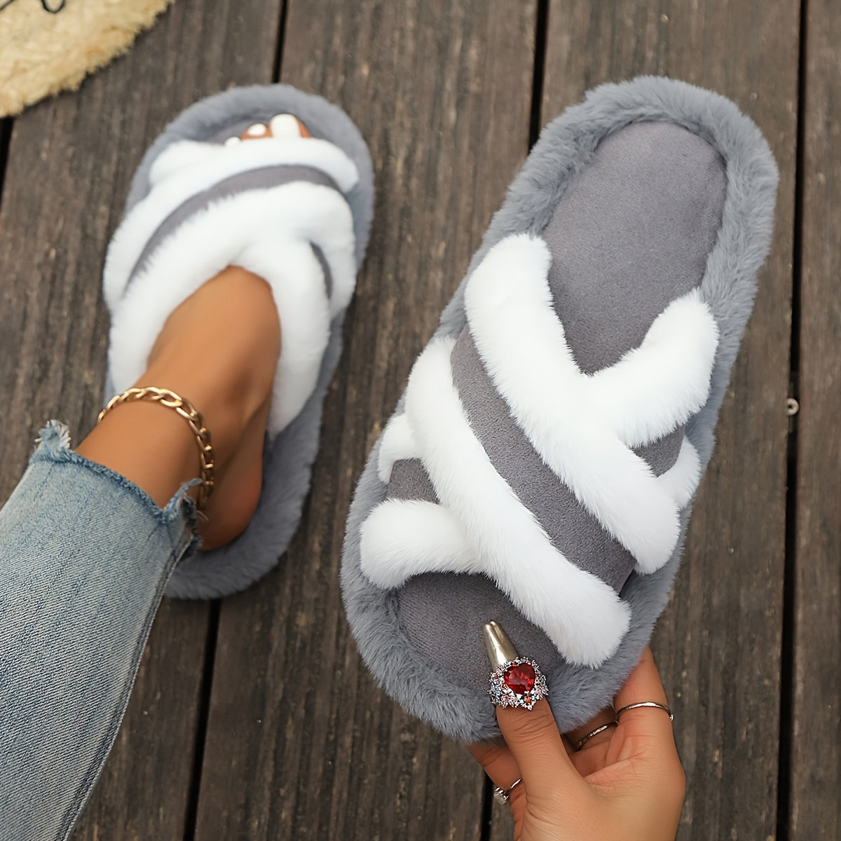 Women's Plush Heart-Shaped Toe Slippers - Soft Sole, Thick Fleece Lined Indoor Footwear, Comfortable EVA Material, Available in Black/White and Gray/Pink, Ladies Slippers